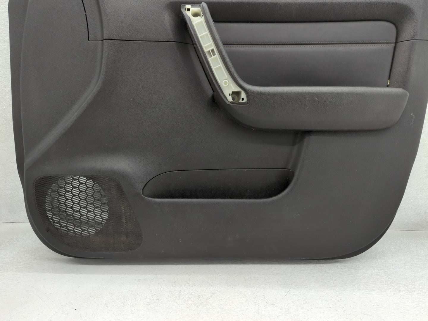 2006 Hummer H3 Front Right Passenger Interior Door Panel Trim - Oemusedautoparts1.com