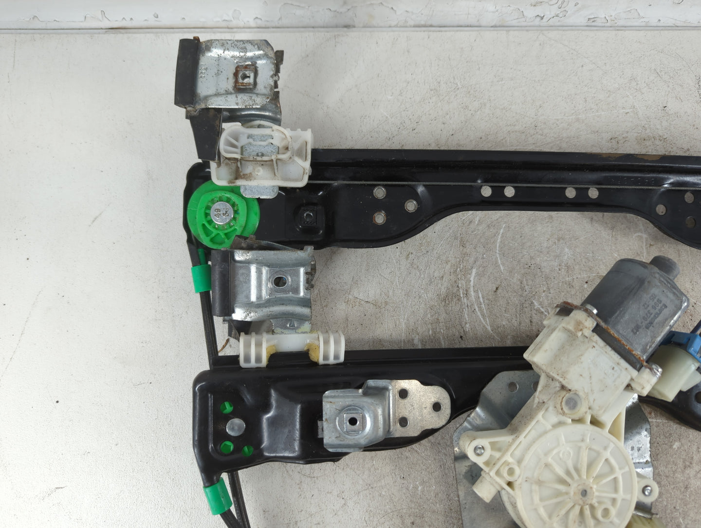 2006 Hummer H3 Window Regulator Passenger Front - Oemusedautoparts1.com