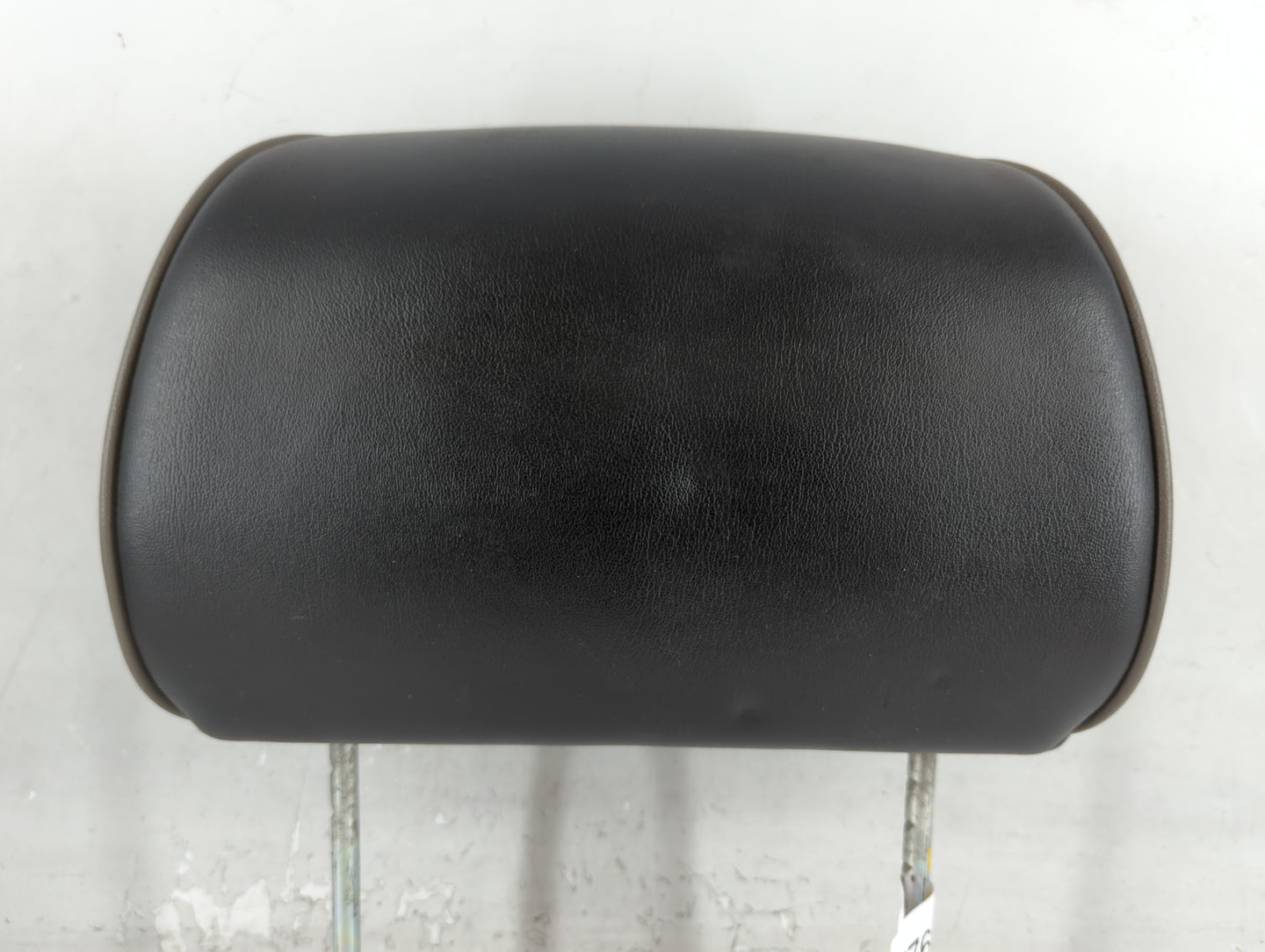 2006 Hummer H3 Headrest Head Rest Front Driver Passenger Seat Fits OEM Used Auto Parts - Oemusedautoparts1.com
