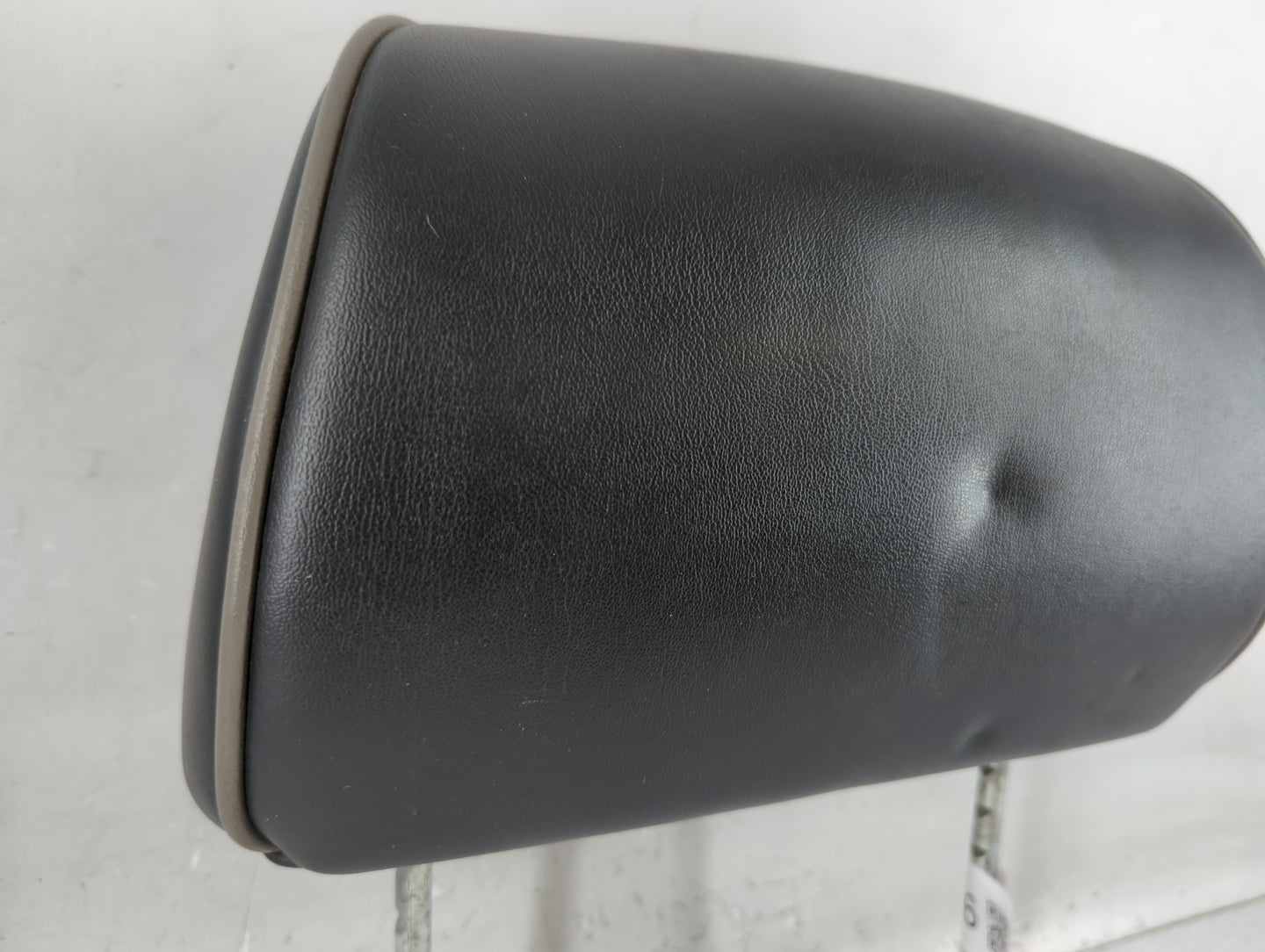 2006 Hummer H3 Headrest Head Rest Front Driver Passenger Seat Fits OEM Used Auto Parts - Oemusedautoparts1.com