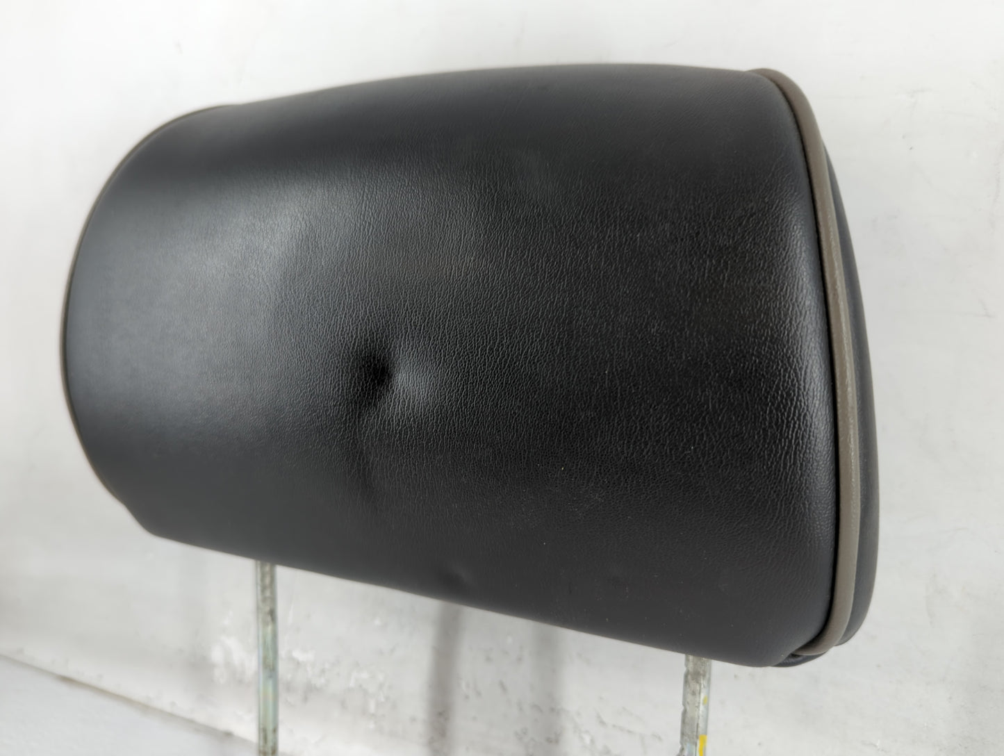 2006 Hummer H3 Headrest Head Rest Front Driver Passenger Seat Fits OEM Used Auto Parts - Oemusedautoparts1.com