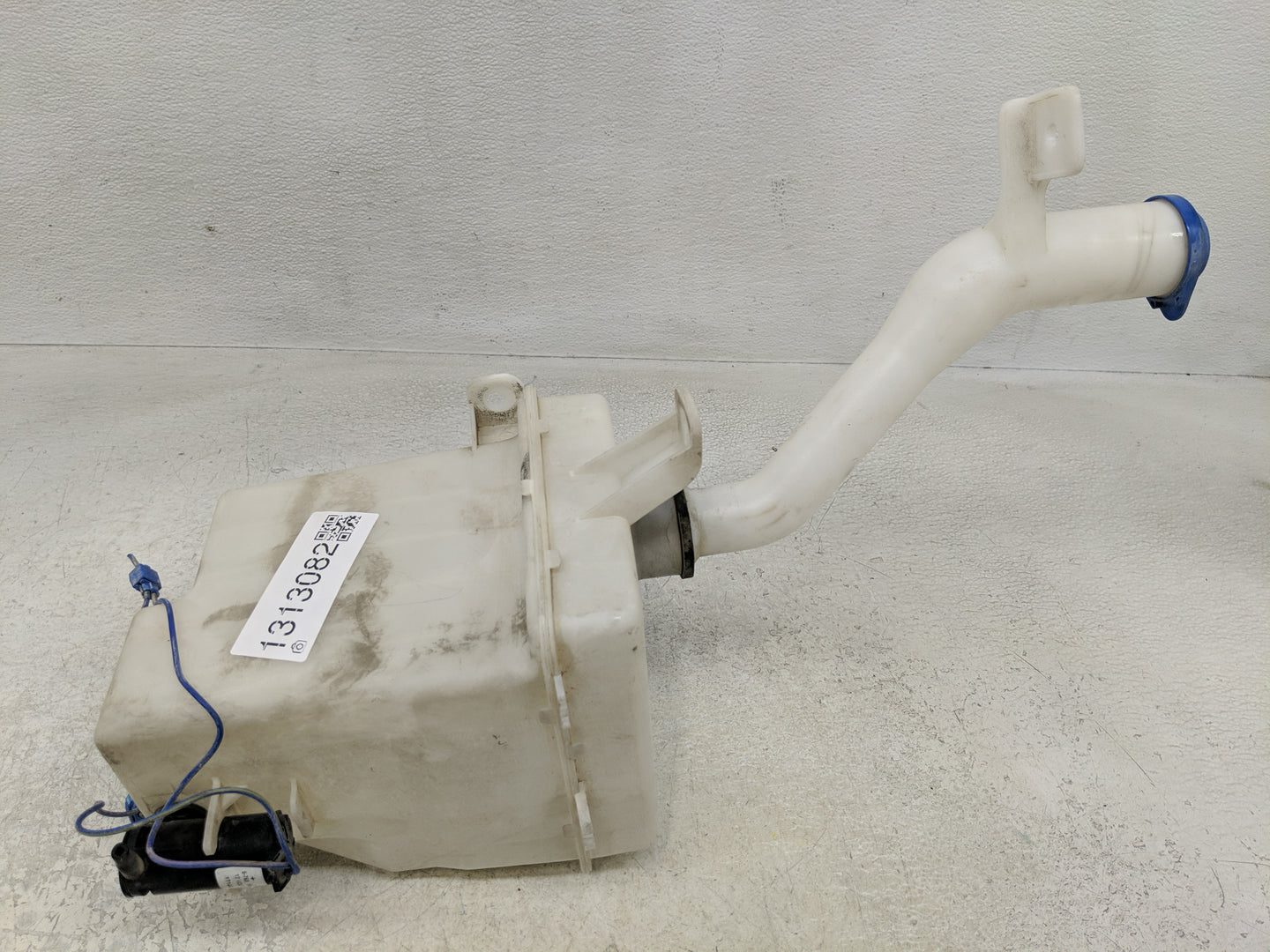 2006-2011 Hyundai Accent Windshield Washer Fluid Reservoir Bottle Oem - Oemusedautoparts1.com