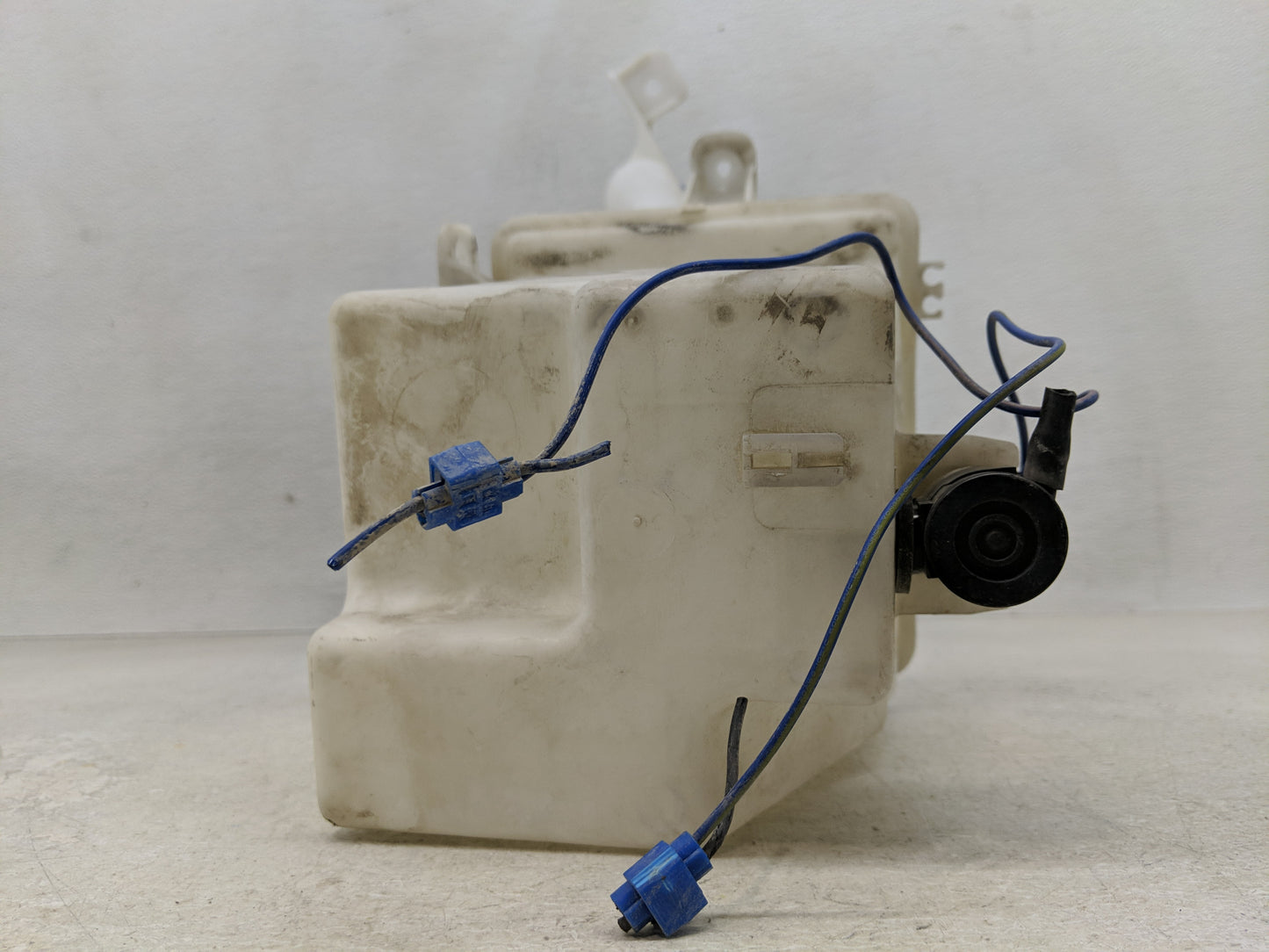 2006-2011 Hyundai Accent Windshield Washer Fluid Reservoir Bottle Oem - Oemusedautoparts1.com
