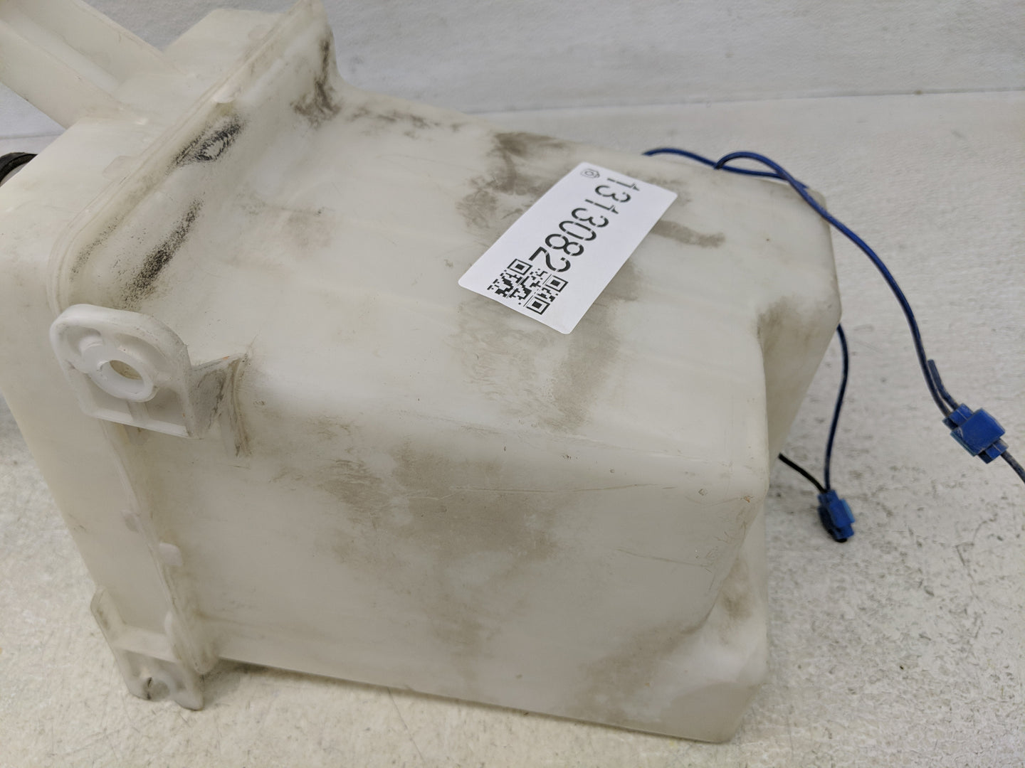 2006-2011 Hyundai Accent Windshield Washer Fluid Reservoir Bottle Oem - Oemusedautoparts1.com