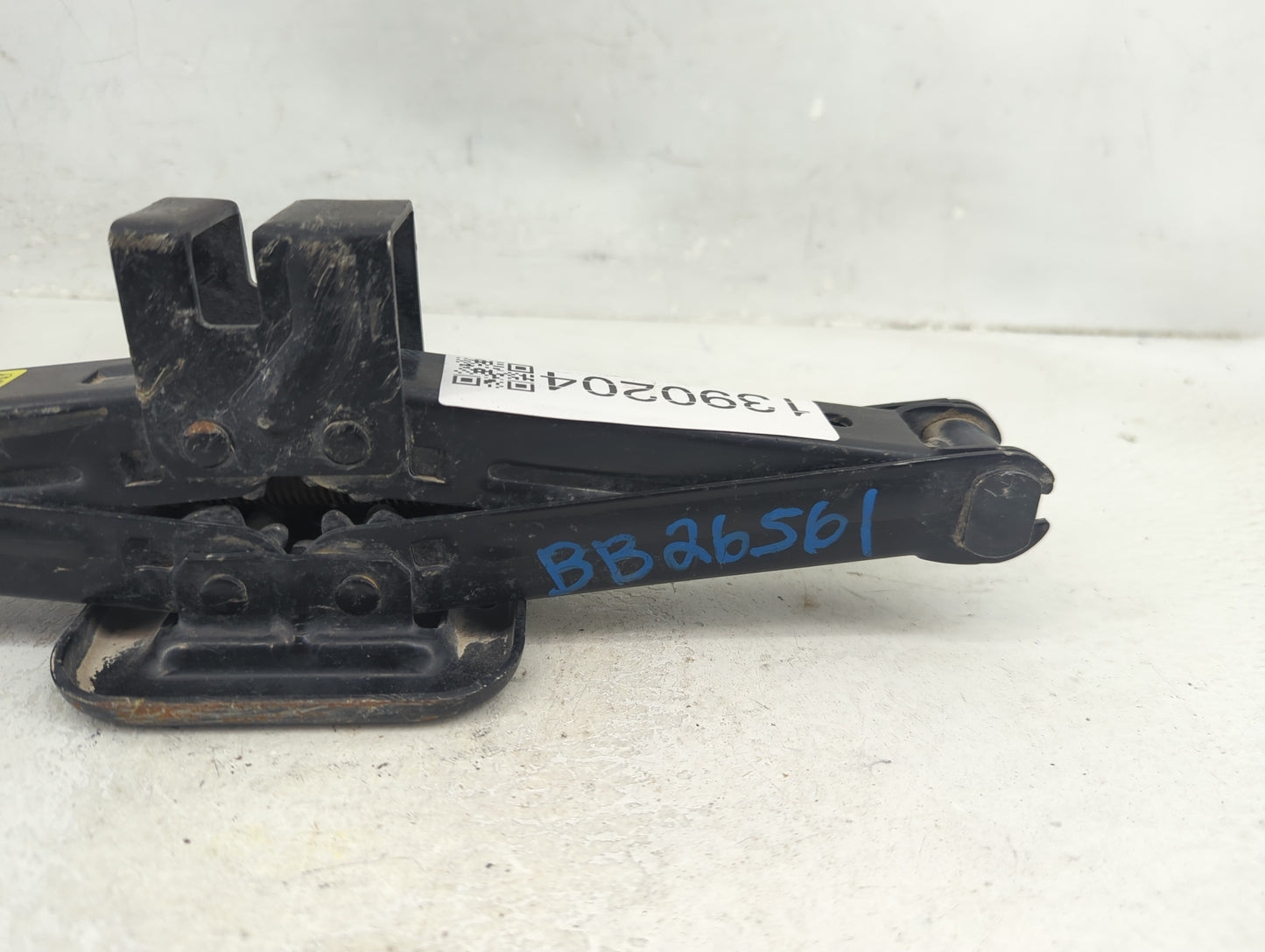 2006 Hyundai Accent Spare Scissor Car Jack - Oemusedautoparts1.com