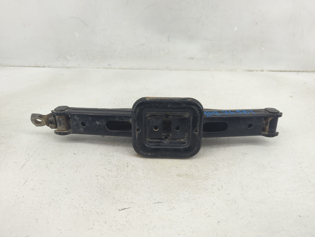 2006 Hyundai Accent Spare Scissor Car Jack - Oemusedautoparts1.com