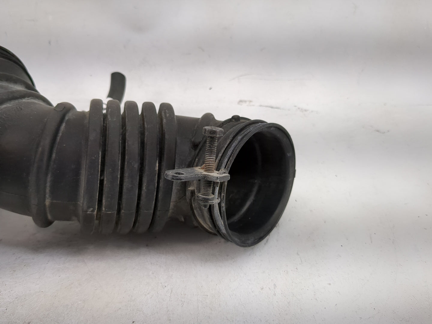2006 Hyundai Accent Air Cleaner Intake-duct Hose Tube 1478986 - Oemusedautoparts1.com