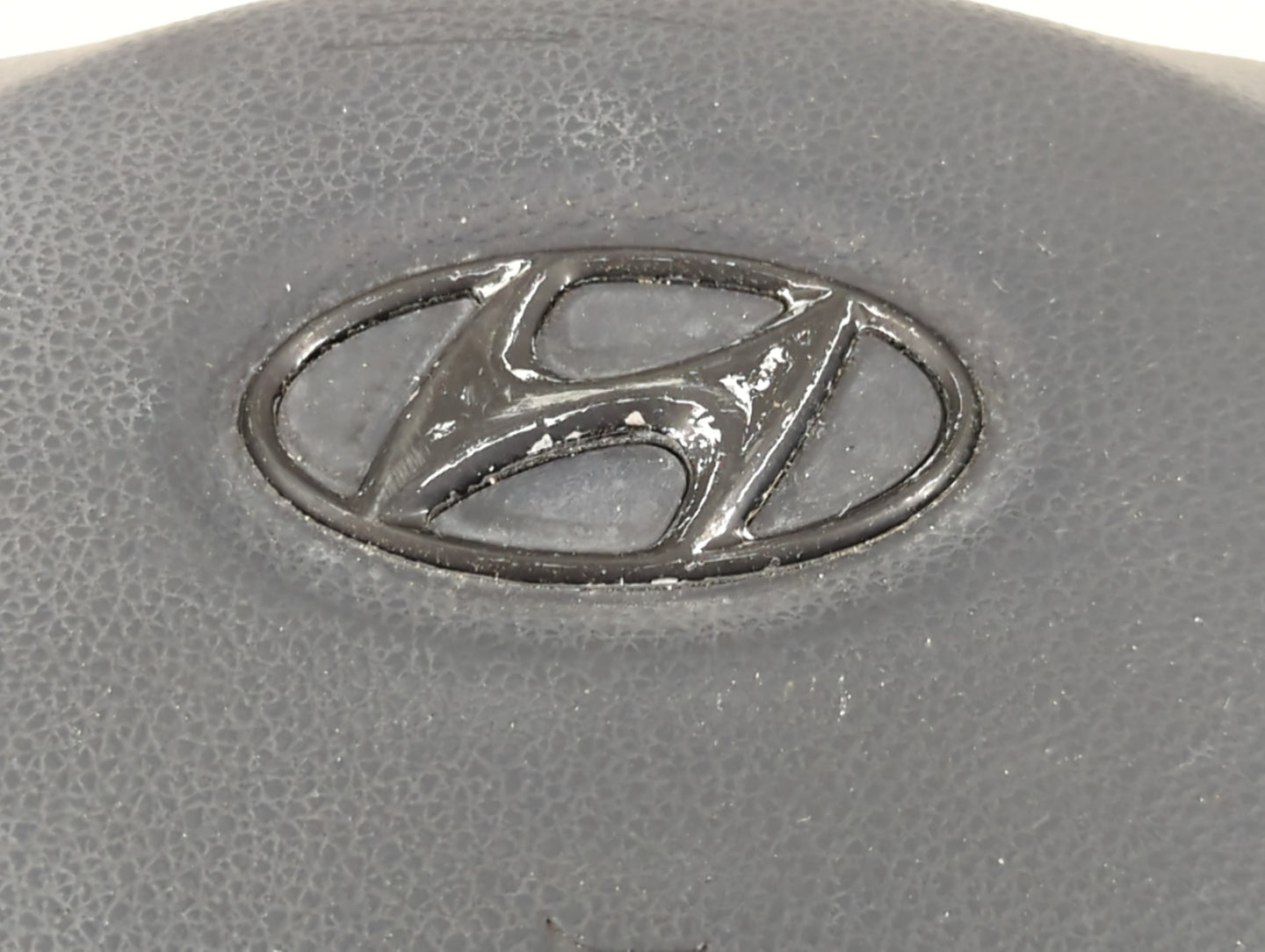 2006-2007 Hyundai Accent Air Bag Driver Left Steering Wheel Mounted Fits Fits 2006 2007 OEM Used Auto Parts - Oemusedautopar