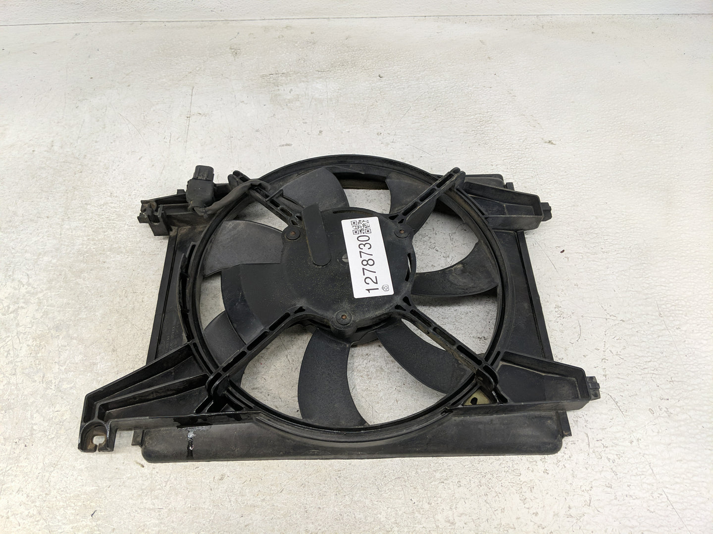 2001-2006 Hyundai Elantra Electric Radiator Cooling Fan Motor Assembly P/N:253502D001 Fits Fits 2001 2002 2003 2004 2005 200