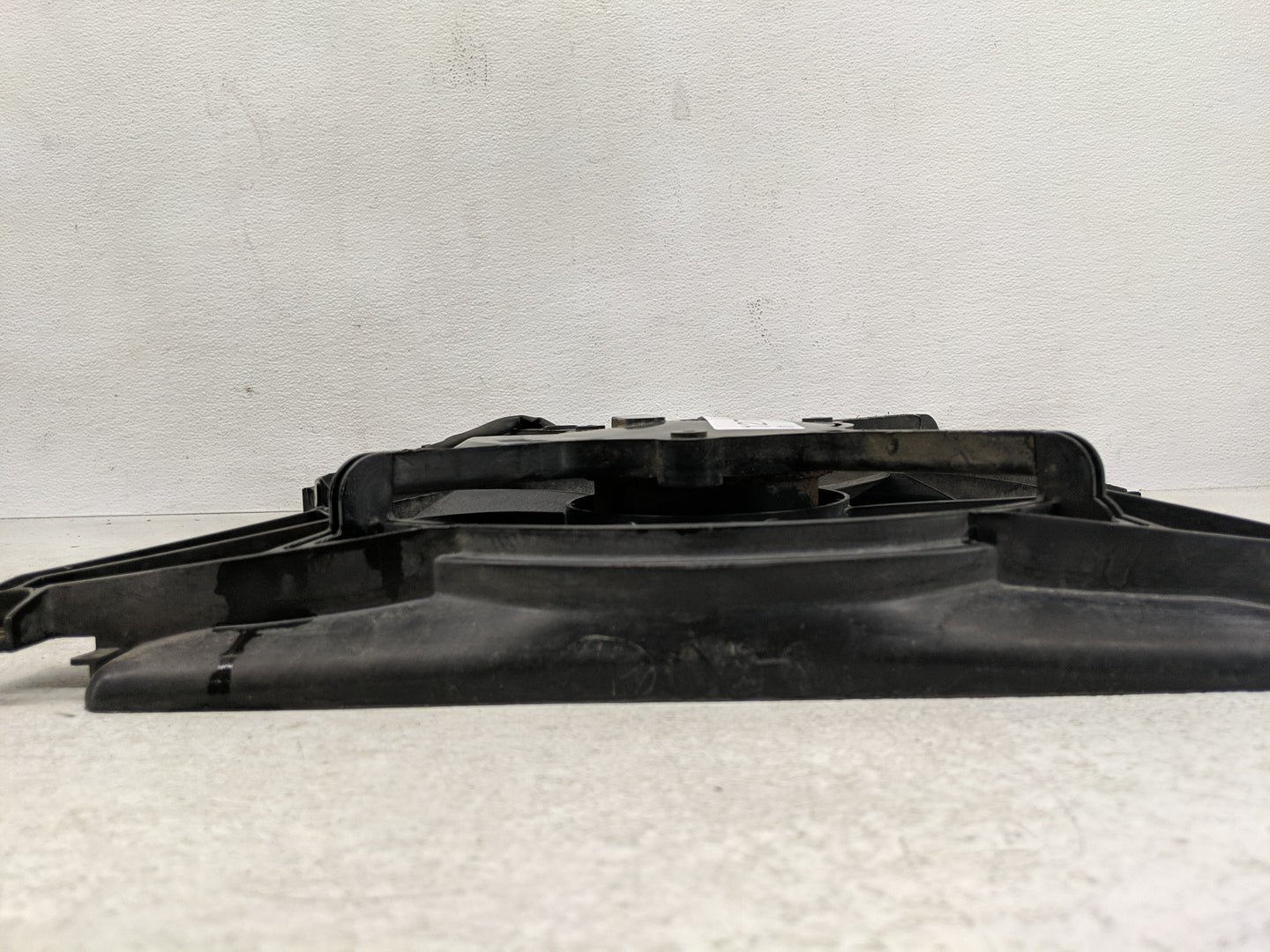 2001-2006 Hyundai Elantra Electric Radiator Cooling Fan Motor Assembly P/N:253502D001 Fits Fits 2001 2002 2003 2004 2005 200