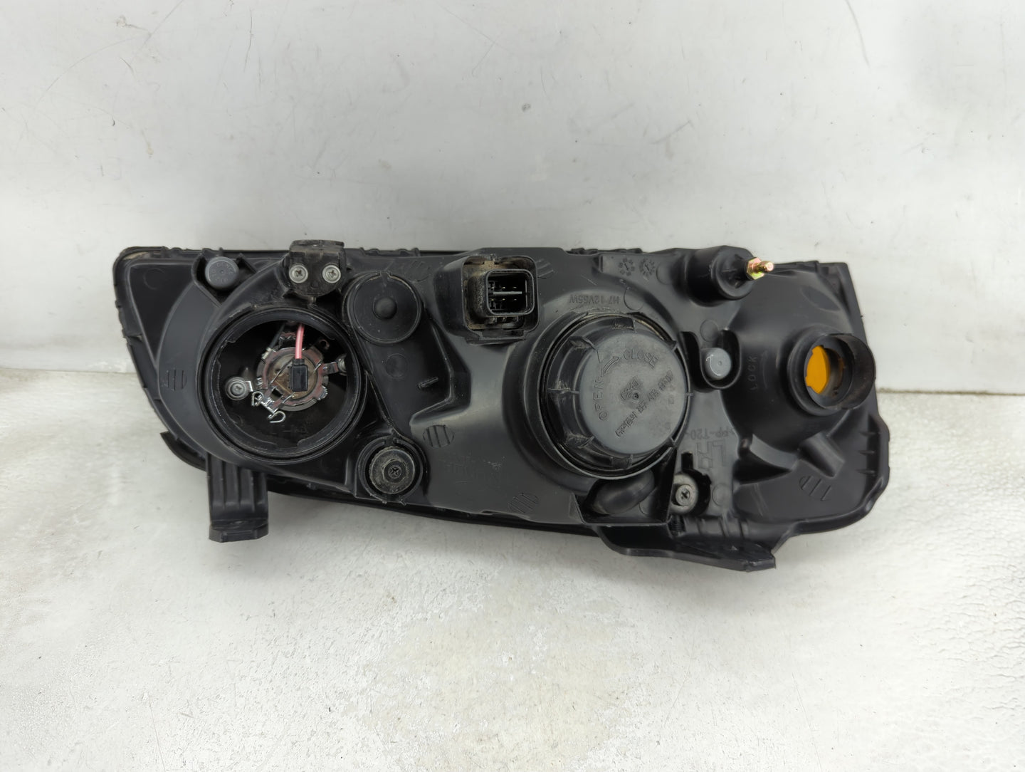 2004-2006 Hyundai Elantra Driver Left Oem Head Light Headlight Lamp - Oemusedautoparts1.com