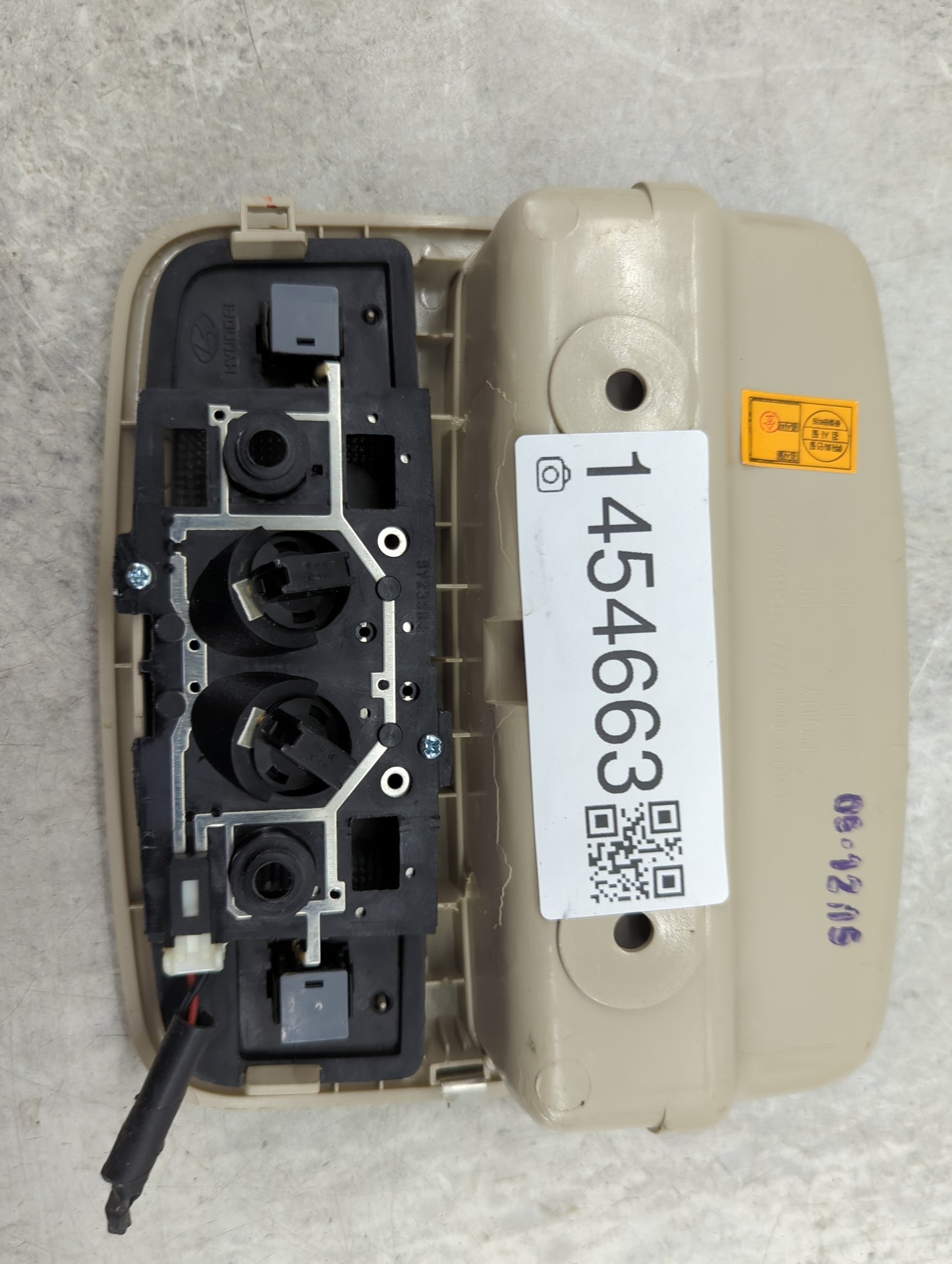 2006 Hyundai Elantra Overhead Console W/rear Climate Control Beige - Oemusedautoparts1.com