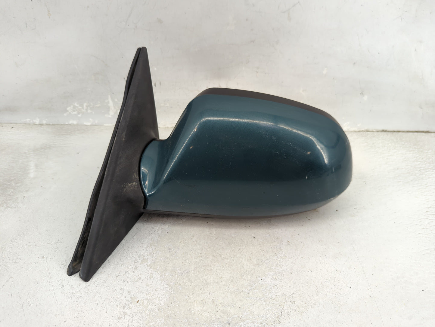 2001-2006 Hyundai Elantra Driver Side View Mirror - Left Door Mirror OEM Used - Oemusedautoparts1.com