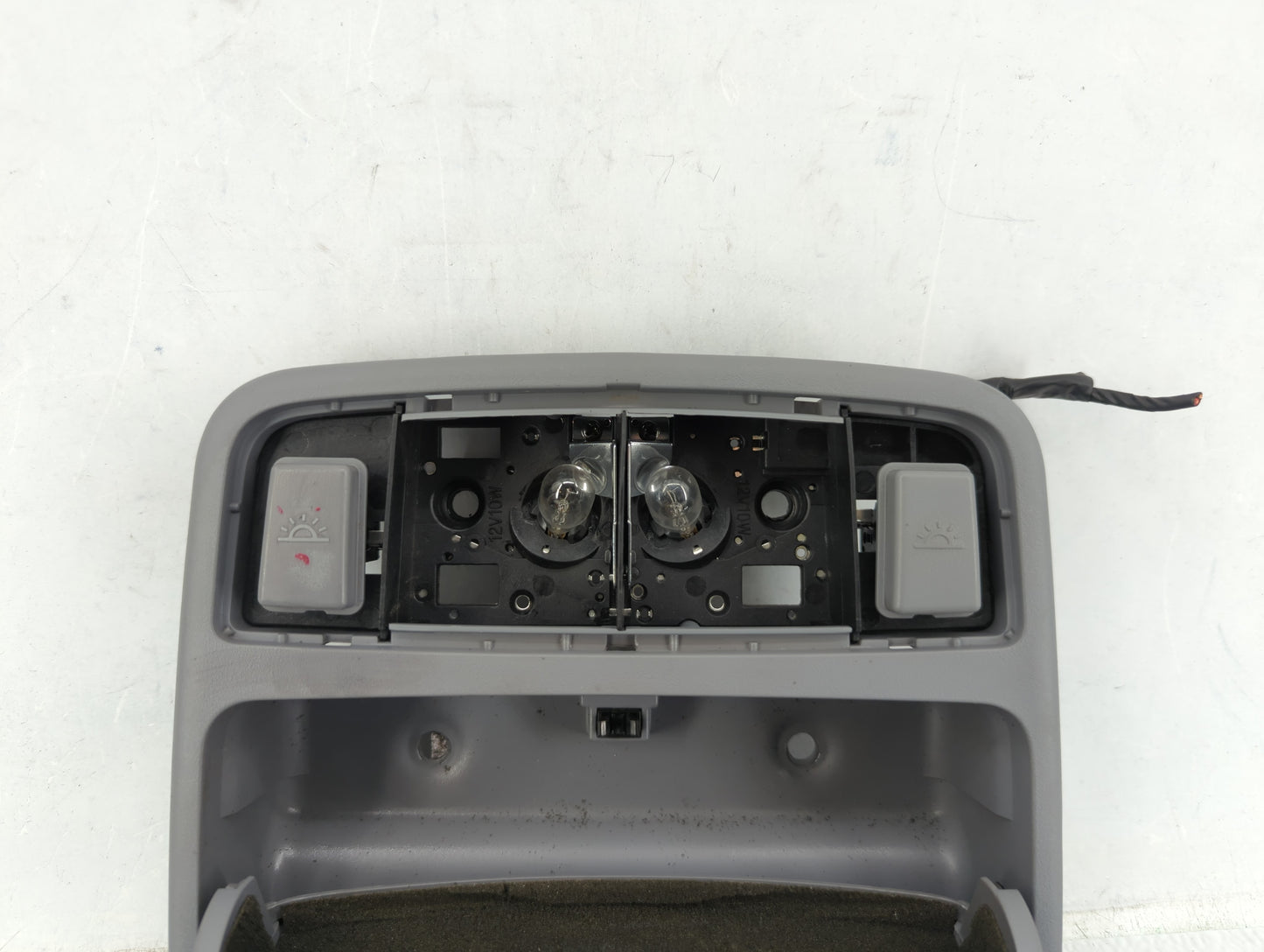 2001-2006 Hyundai Elantra Overhead Roof Console 588646 - Oemusedautoparts1.com