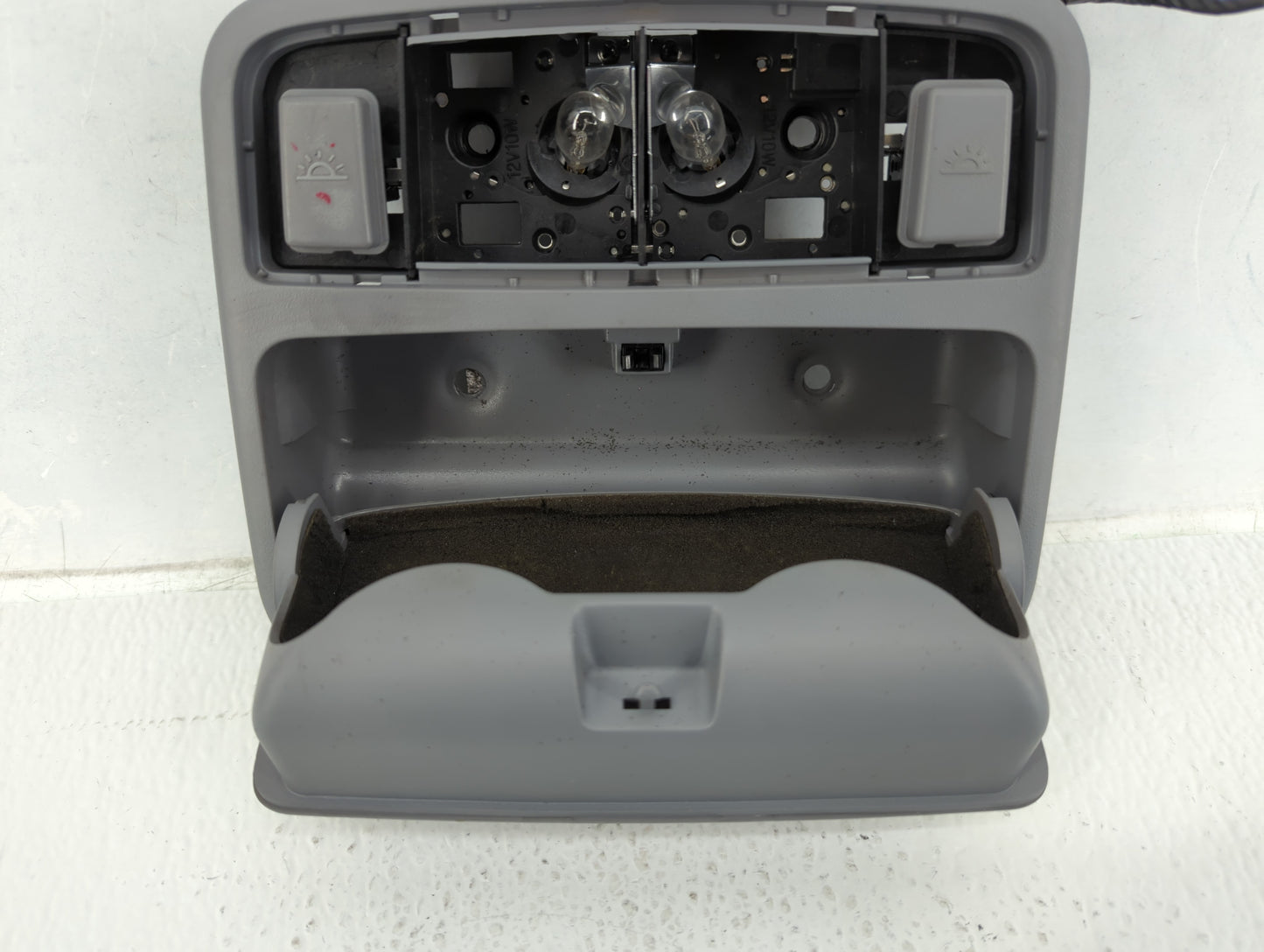 2001-2006 Hyundai Elantra Overhead Roof Console 588646 - Oemusedautoparts1.com