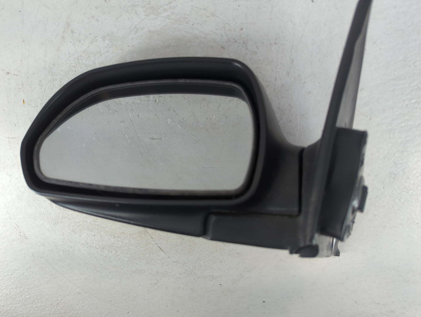 2001-2006 Hyundai Elantra Driver Left Side View Manual Door Mirror - Oemusedautoparts1.com