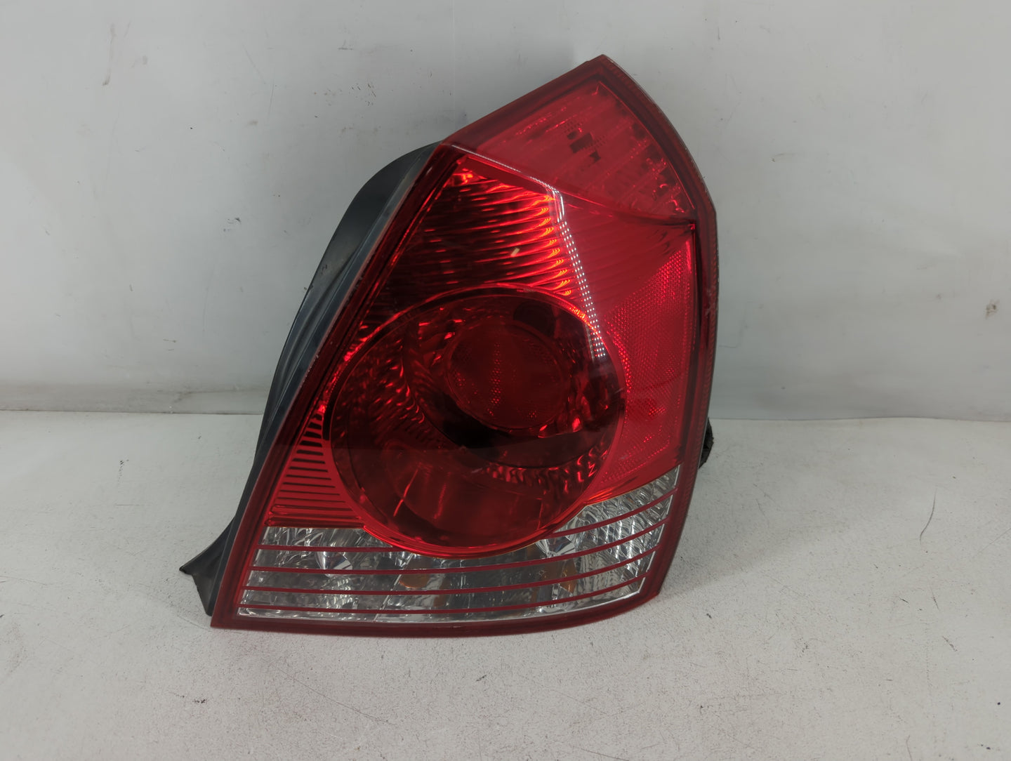 2004-2006 Hyundai Elantra Tail Light Assembly Passenger Right OEM Fits Fits 2004 2005 2006 OEM Used Auto Parts - Oemusedauto