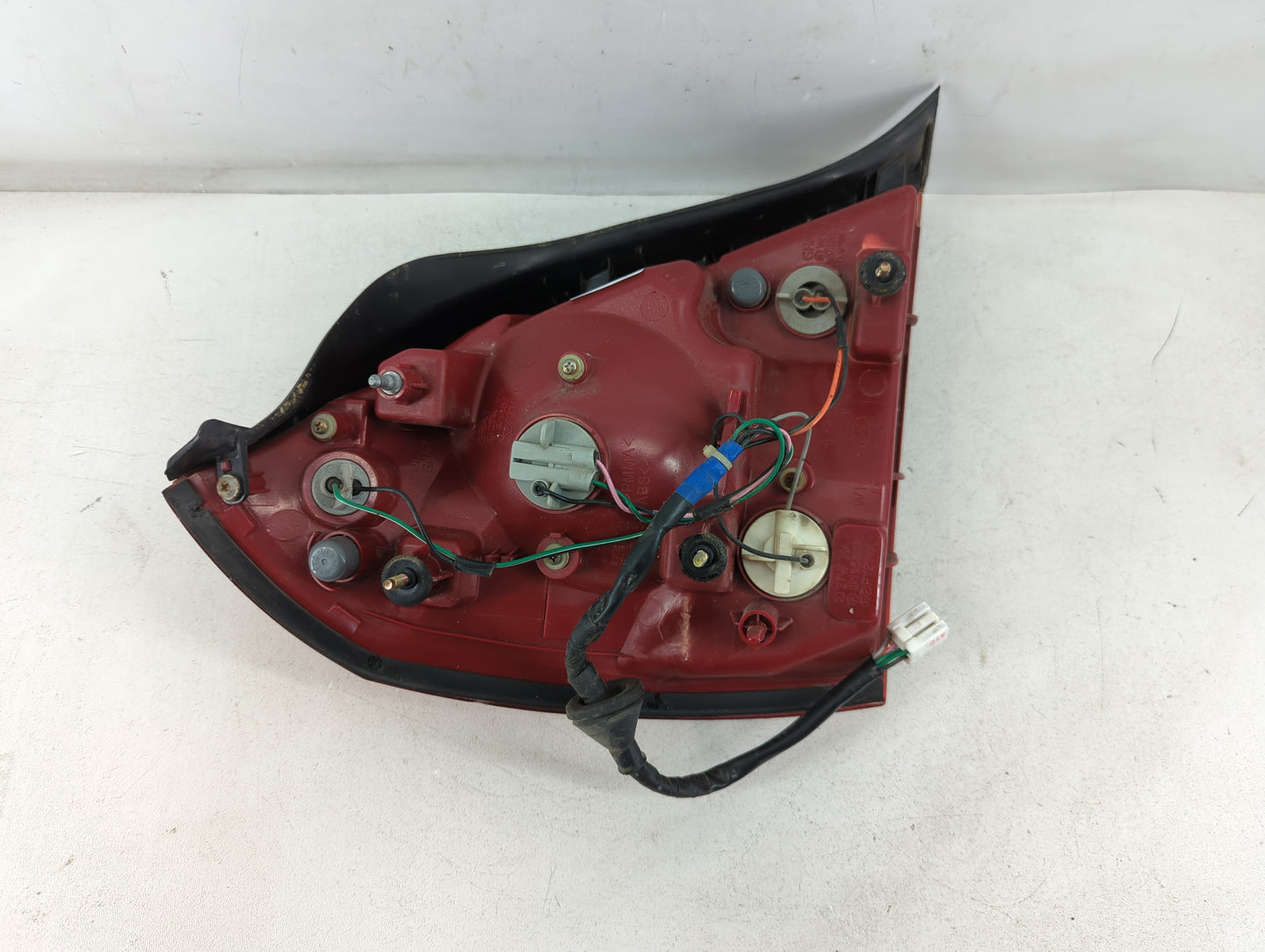 2004-2006 Hyundai Elantra Tail Light Assembly Passenger Right OEM Fits Fits 2004 2005 2006 OEM Used Auto Parts - Oemusedauto