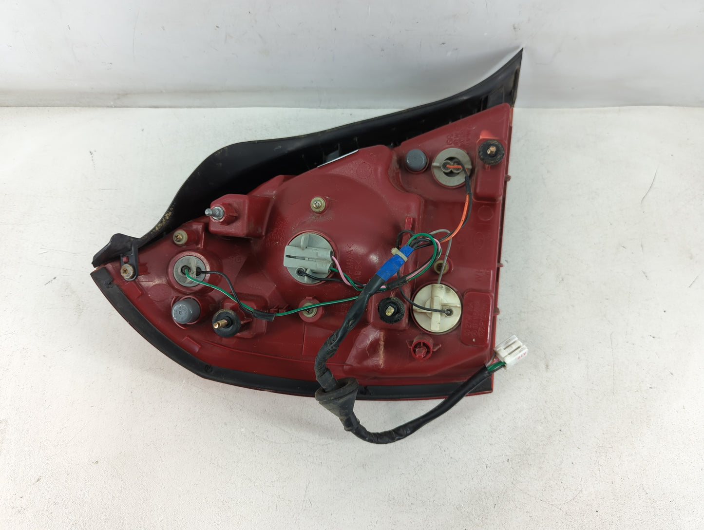 2004-2006 Hyundai Elantra Tail Light Assembly Passenger Right OEM Fits Fits 2004 2005 2006 OEM Used Auto Parts - Oemusedauto