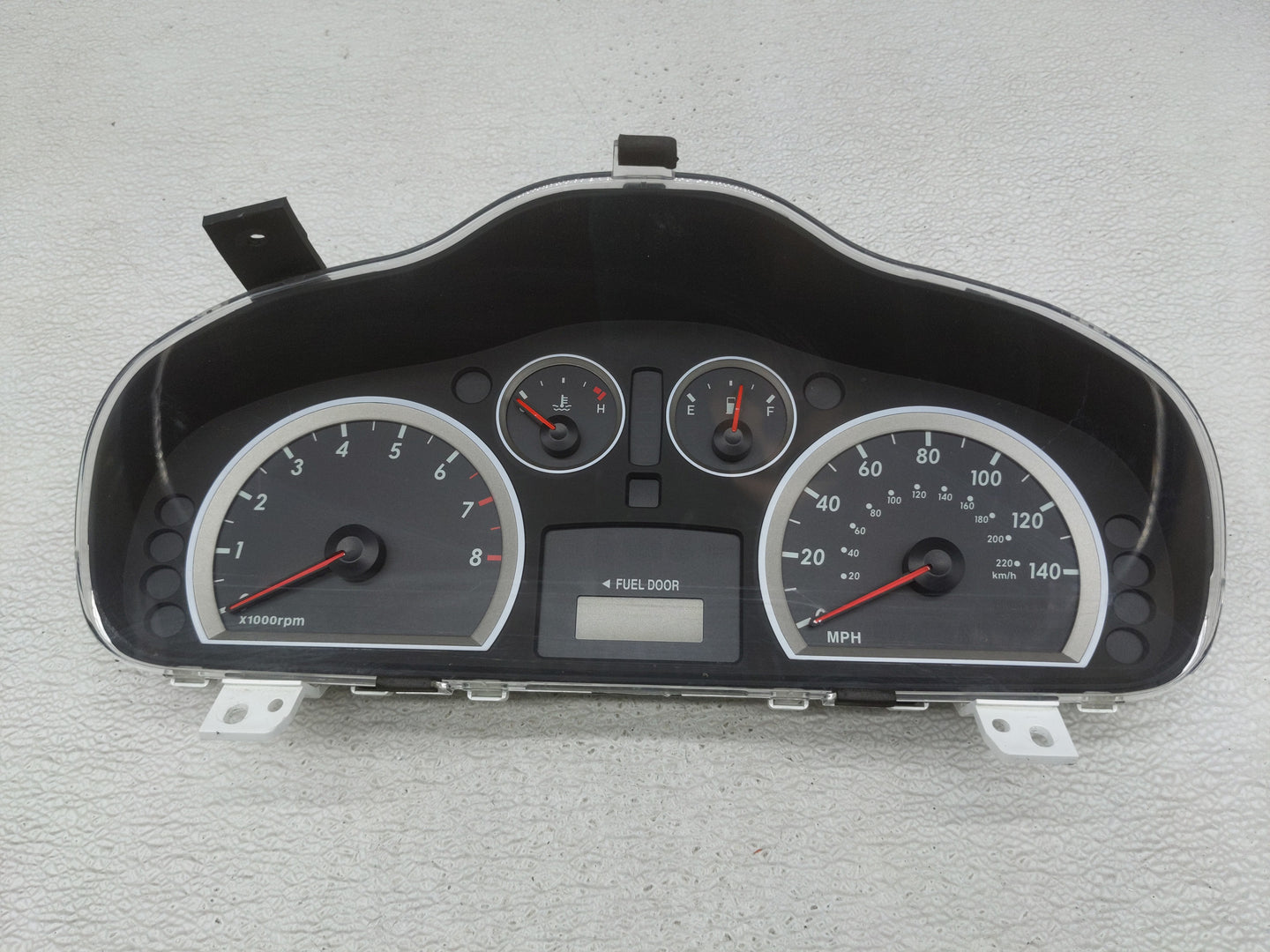 2005-2006 Hyundai Santa Fe Instrument Cluster Speedometer Gauges P/N:94001-26750 Fits Fits 2005 2006 OEM Used Auto Parts - O