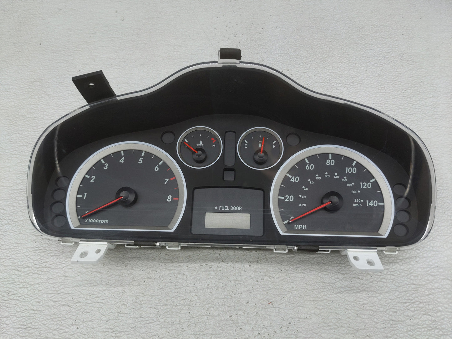 2005-2006 Hyundai Santa Fe Instrument Cluster Speedometer Gauges P/N:94001-26750 Fits Fits 2005 2006 OEM Used Auto Parts - O