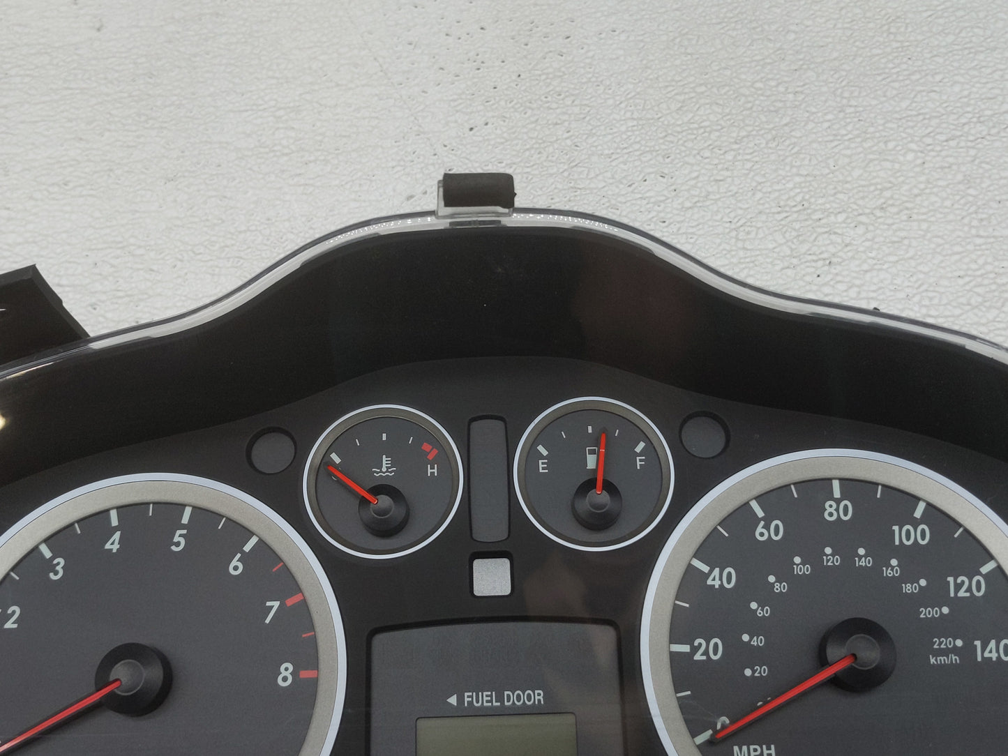 2005-2006 Hyundai Santa Fe Instrument Cluster Speedometer Gauges P/N:94001-26750 Fits Fits 2005 2006 OEM Used Auto Parts - O