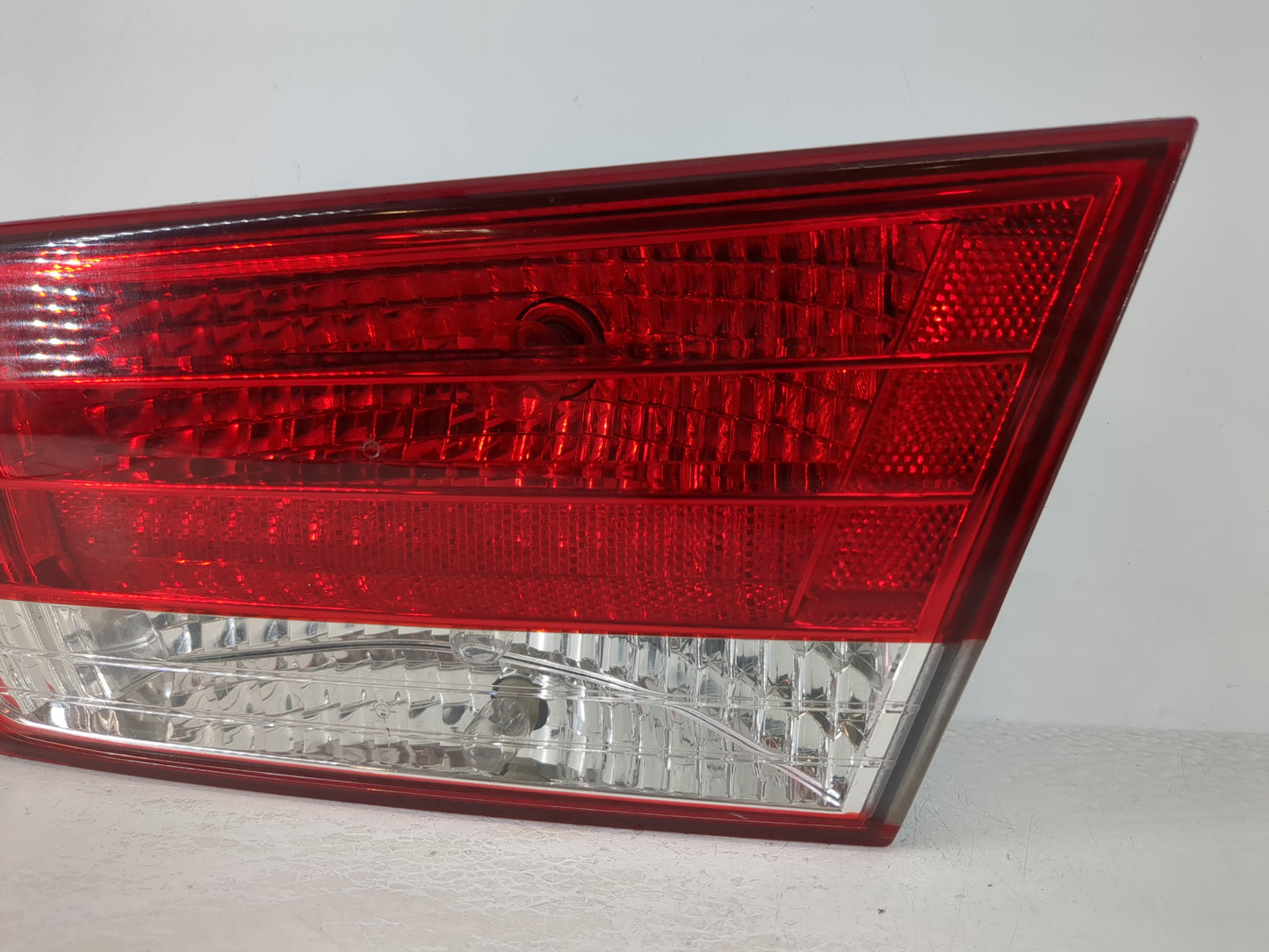 2006-2008 Hyundai Sonata Tail Light Assembly Passenger Right OEM P/N:92404-0A0 Fits Fits 2006 2007 2008 OEM Used Auto Parts 