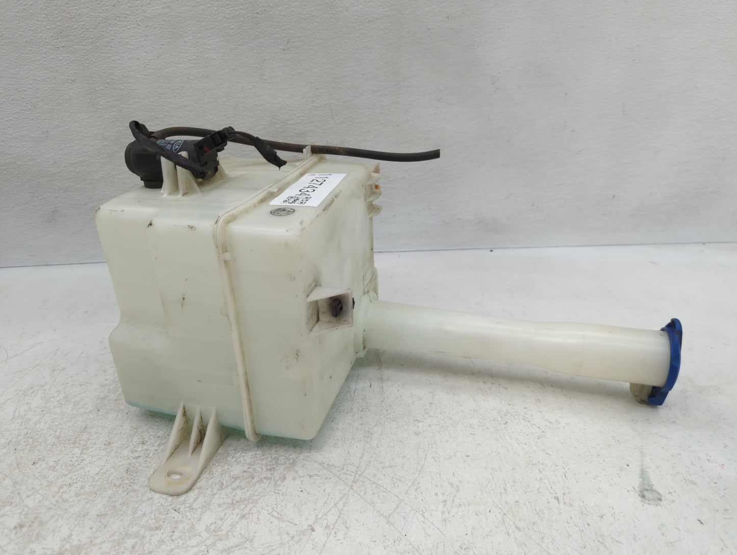 2006-2010 Hyundai Sonata Windshield Washer Fluid Reservoir Bottle Oem - Oemusedautoparts1.com