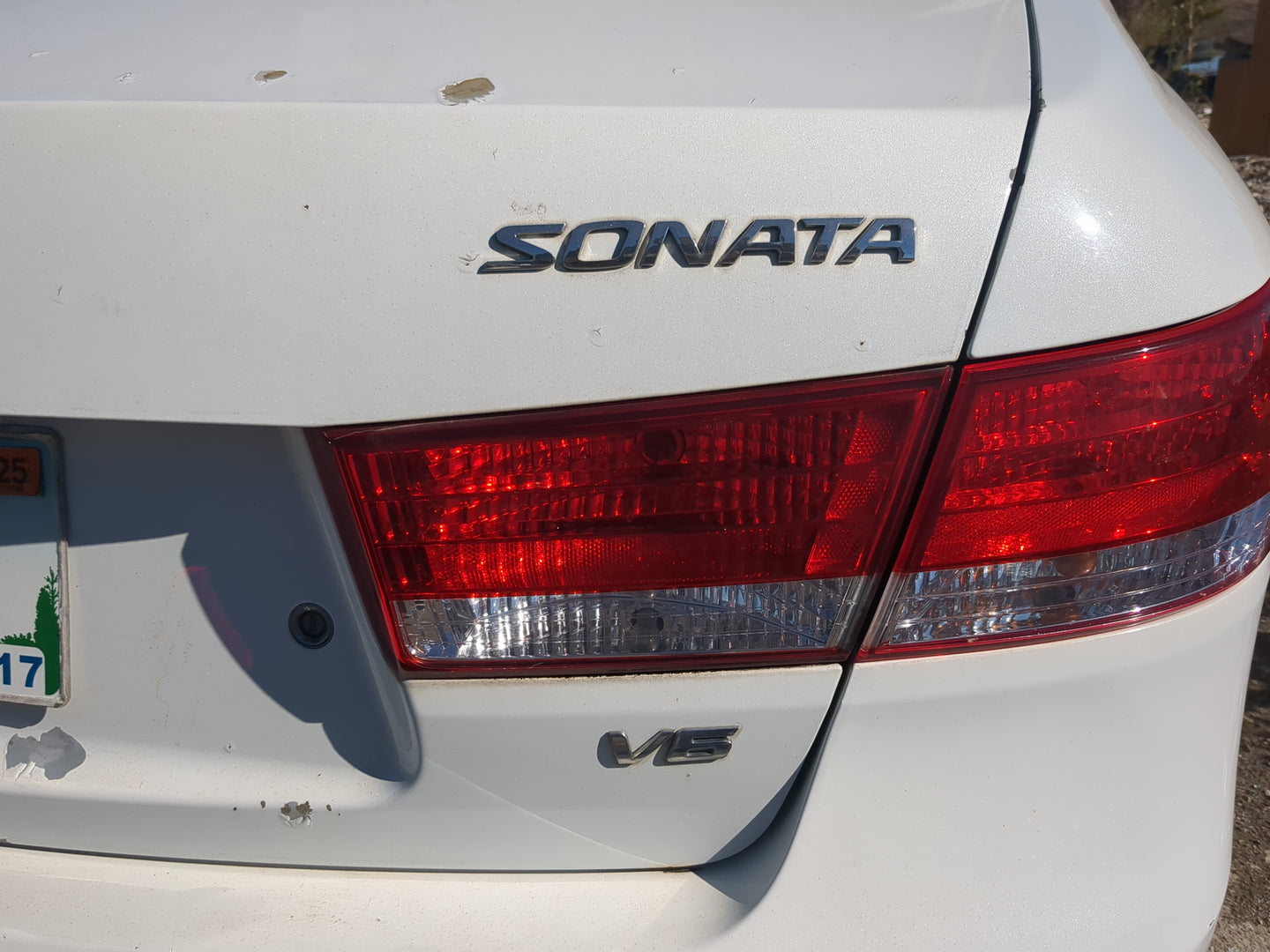 2006 Hyundai Sonata Passenger Right Side Deck Lid Mounted Tail Light 1209197 - Oemusedautoparts1.com