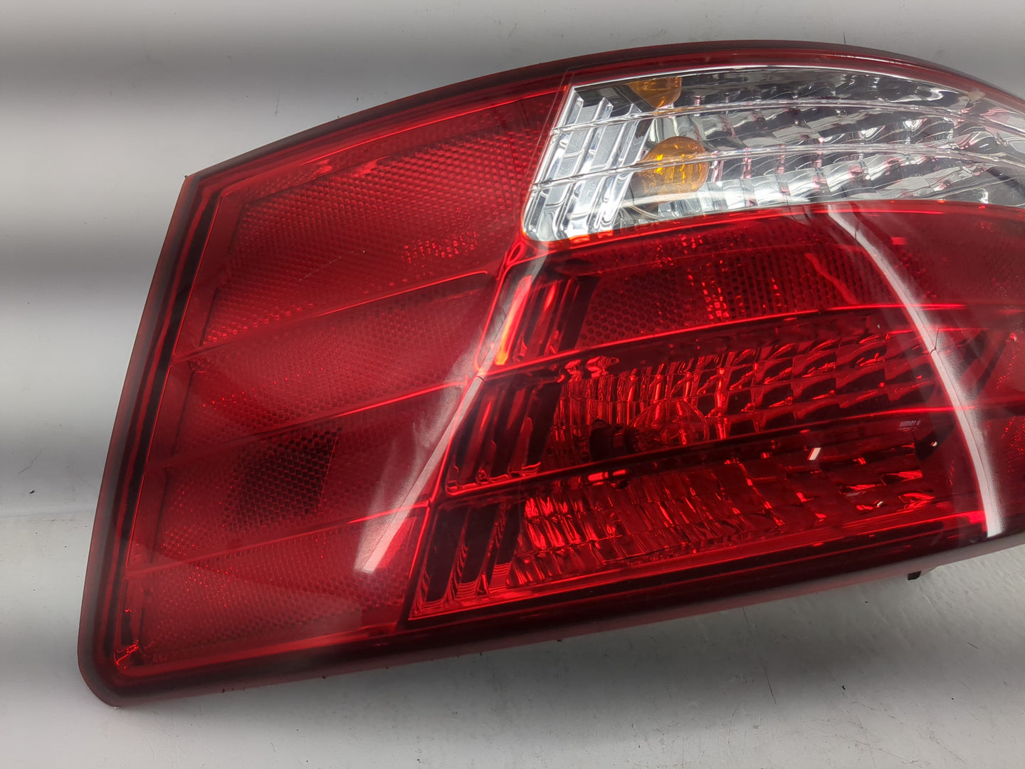 2006-2008 Hyundai Sonata Tail Light Assembly Passenger Right OEM Fits Fits 2006 2007 2008 OEM Used Auto Parts - Oemusedautop