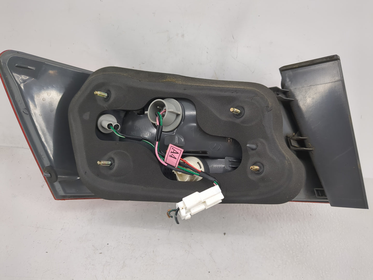 2006-2008 Hyundai Sonata Tail Light Assembly Passenger Right OEM Fits Fits 2006 2007 2008 OEM Used Auto Parts - Oemusedautop