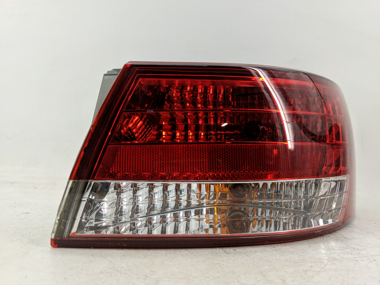 2006-2008 Hyundai Sonata Tail Light Assembly Passenger Right OEM Fits Fits 2006 2007 2008 OEM Used Auto Parts - Oemusedautop