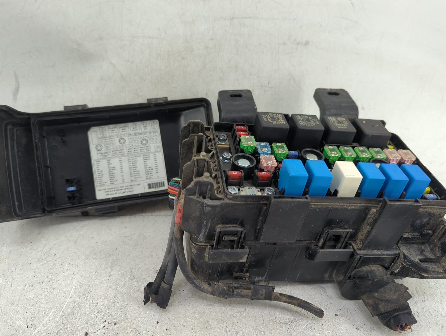 2006-2010 Hyundai Sonata Fusebox Fuse Box Panel Relay Module P/N:91950-3K510 Fits Fits 2006 2007 2008 2009 2010 OEM Used Aut