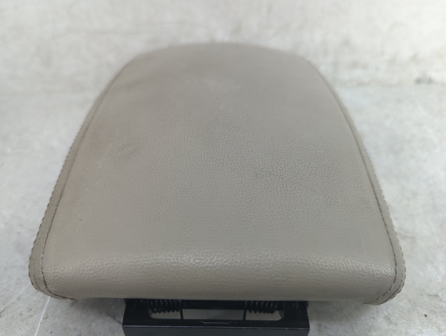 2006 Hyundai Sonata Center Console Armrest Cover Lid Fits OEM Used Auto Parts - Oemusedautoparts1.com