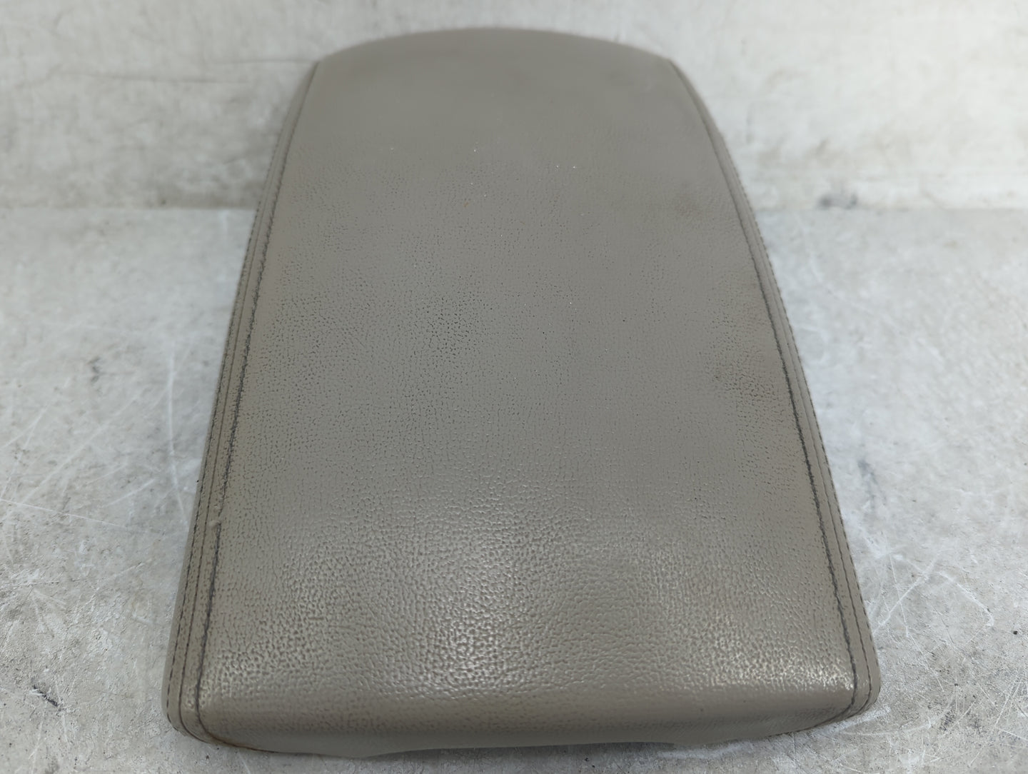 2006 Hyundai Sonata Center Console Armrest Cover Lid Fits OEM Used Auto Parts - Oemusedautoparts1.com