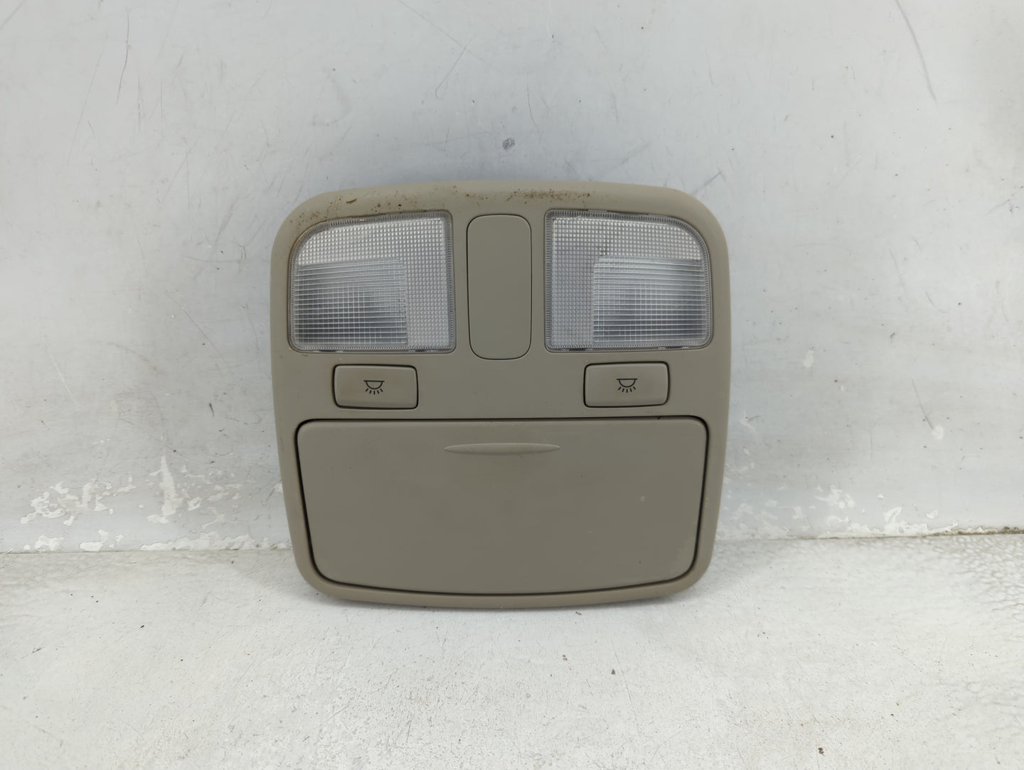 2006 Hyundai Sonata Overhead Roof Console - Oemusedautoparts1.com