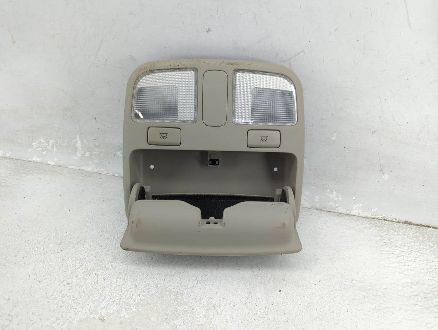 2006 Hyundai Sonata Overhead Roof Console - Oemusedautoparts1.com