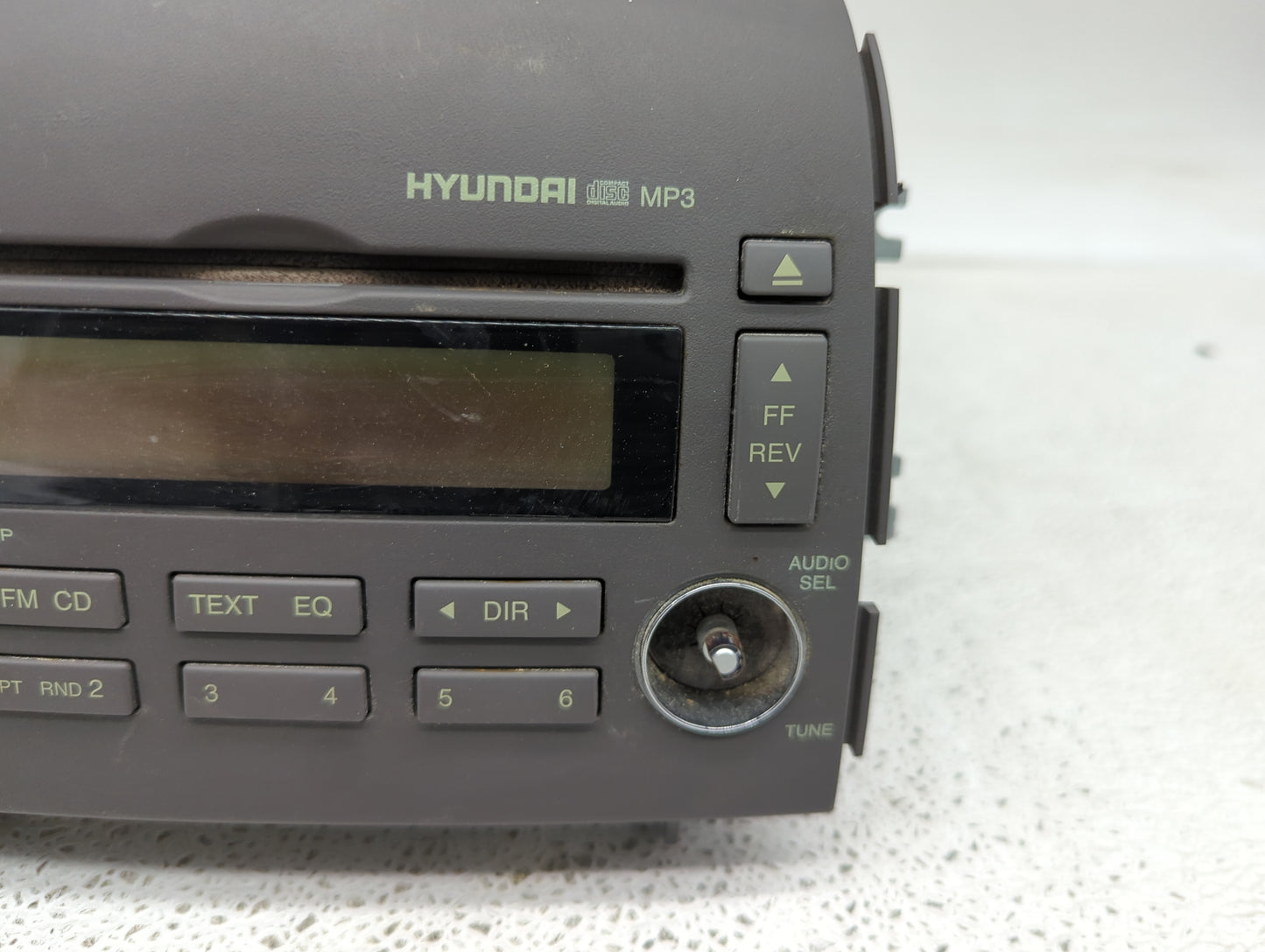 2006 Hyundai Sonata Radio AM FM Cd Player Receiver Replacement P/N:96180-0A100QZ VP5HBF-18C869-BH Fits OEM Used Auto Parts -
