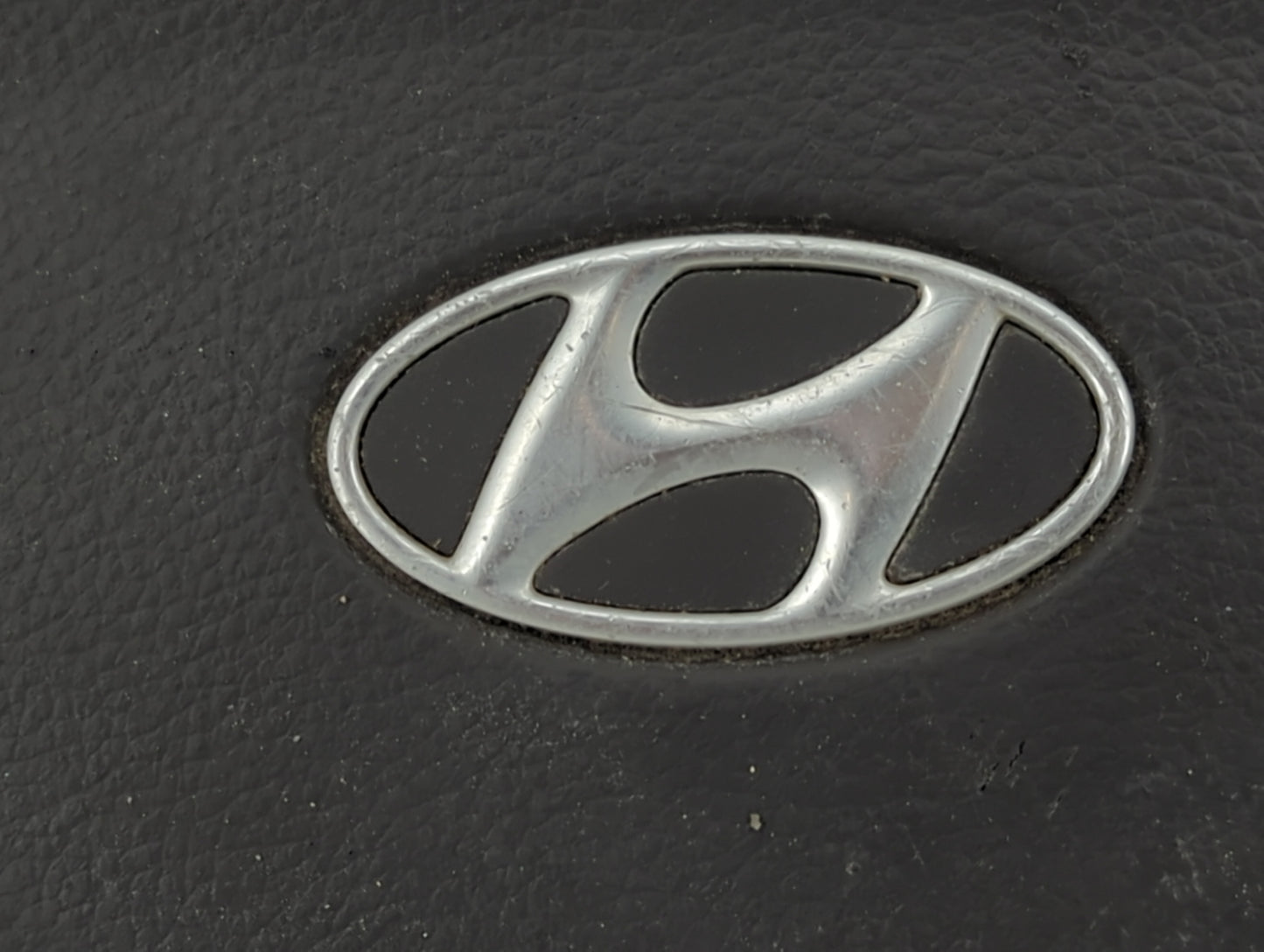 2006 Hyundai Sonata Air Bag Driver Left Steering Wheel Mounted - Oemusedautoparts1.com
