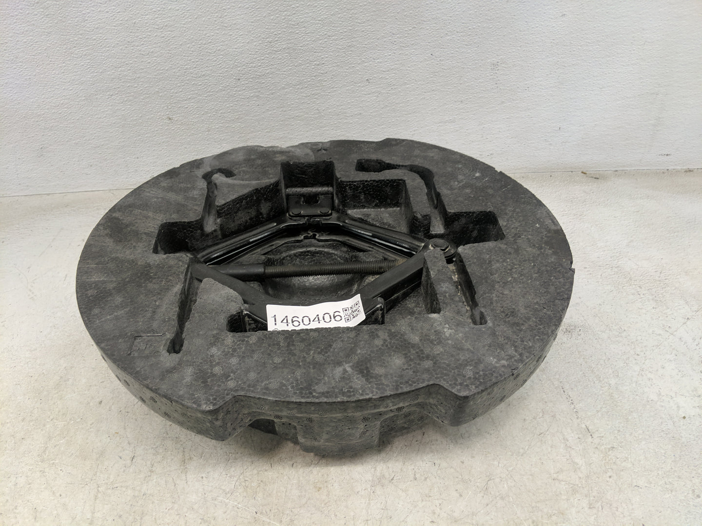 2006 Hyundai Sonata Spare Scissor Car Jack 1460406 - Oemusedautoparts1.com