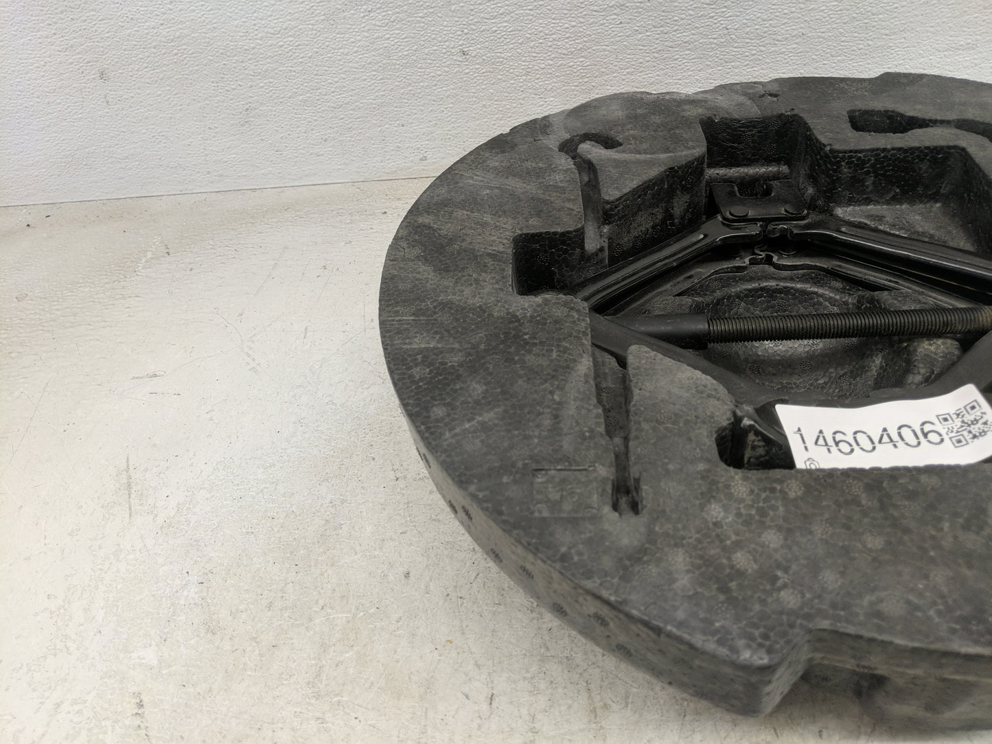 2006 Hyundai Sonata Spare Scissor Car Jack 1460406 - Oemusedautoparts1.com