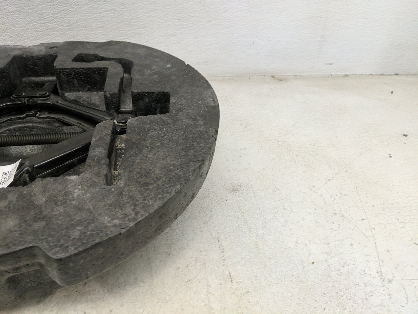 2006 Hyundai Sonata Spare Scissor Car Jack 1460406 - Oemusedautoparts1.com