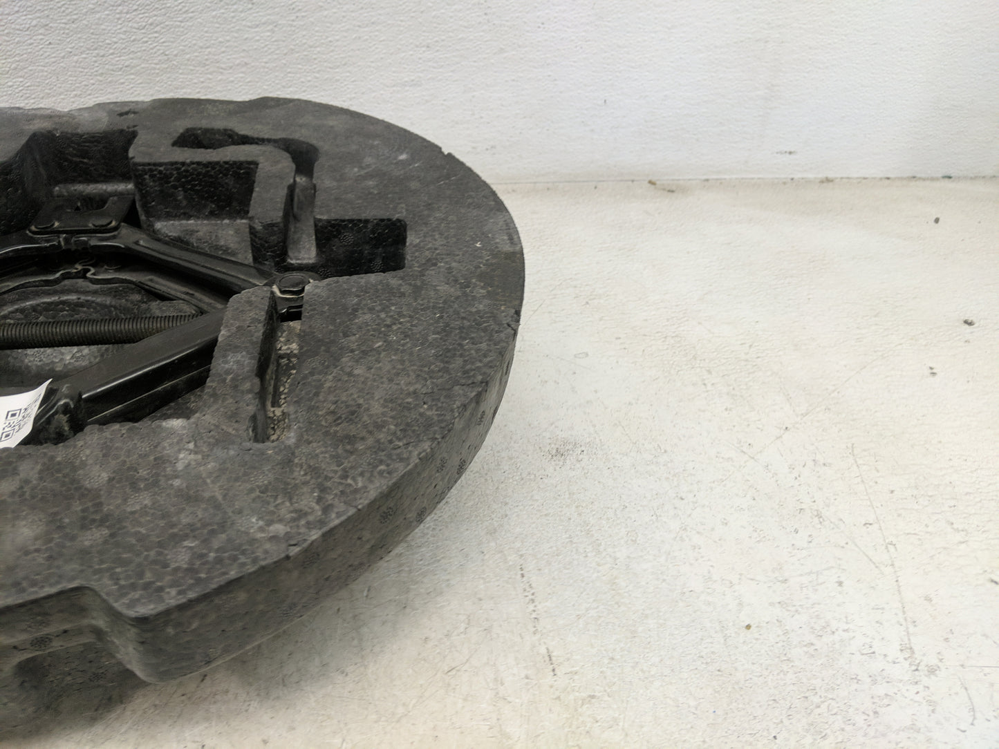 2006 Hyundai Sonata Spare Scissor Car Jack 1460406 - Oemusedautoparts1.com