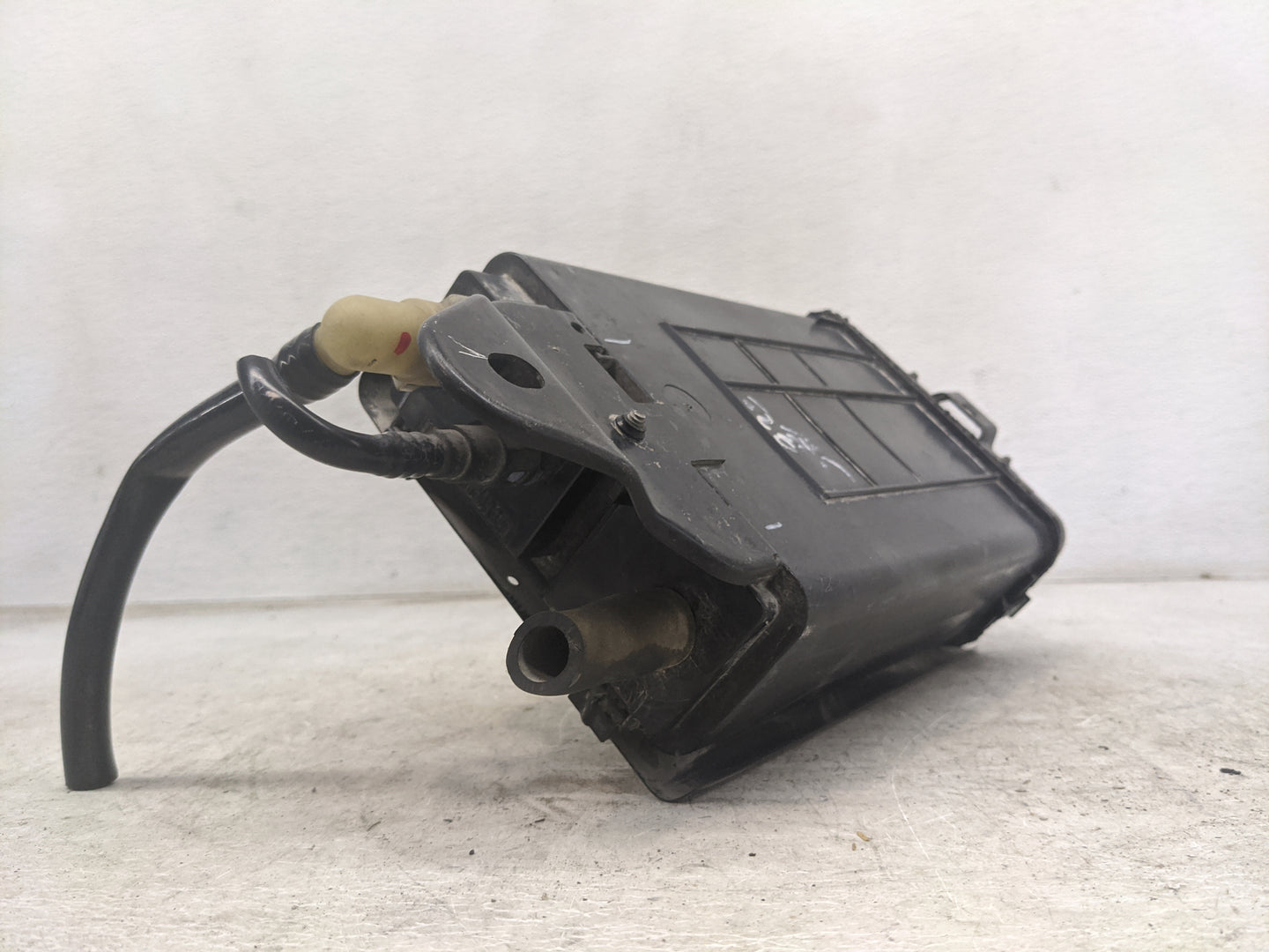 2006 Hyundai Sonata Fuel Vapor Charcoal Canister - Oemusedautoparts1.com