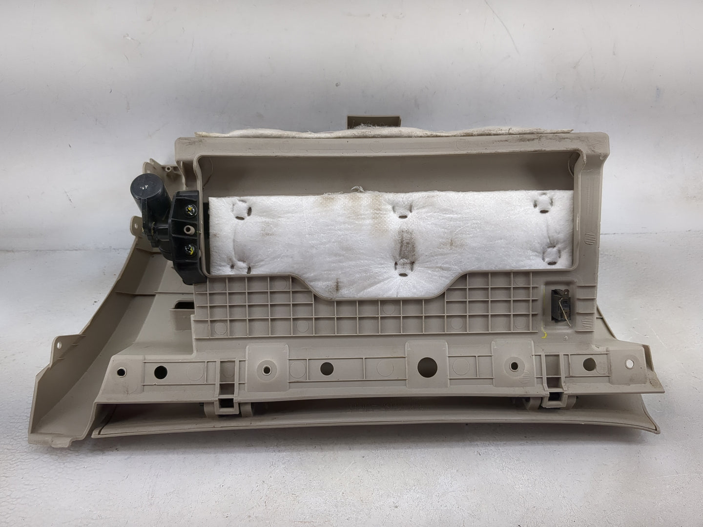 2006 Hyundai Sonata Passenger Glove Box Door Storage Compartment 1482818 - Oemusedautoparts1.com