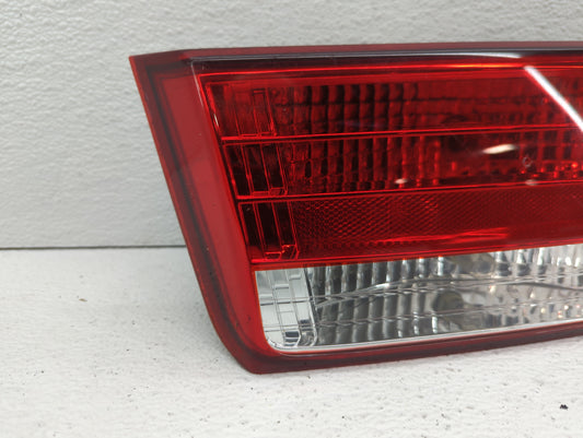 2006-2008 Hyundai Sonata Tail Light Assembly Passenger Right OEM P/N:92404-0A0 Fits Fits 2006 2007 2008 OEM Used Auto Parts