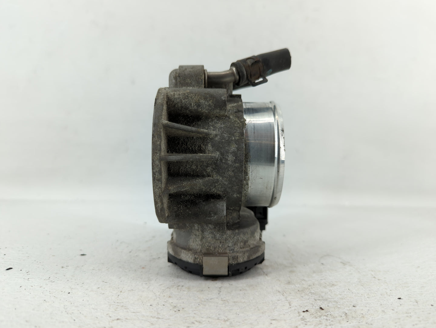 2006-2010 Hyundai Sonata Throttle Body P/N:35100-25200 Fits Fits 2006 2007 2008 2009 2010 2011 2012 2013 OEM Used Auto Parts