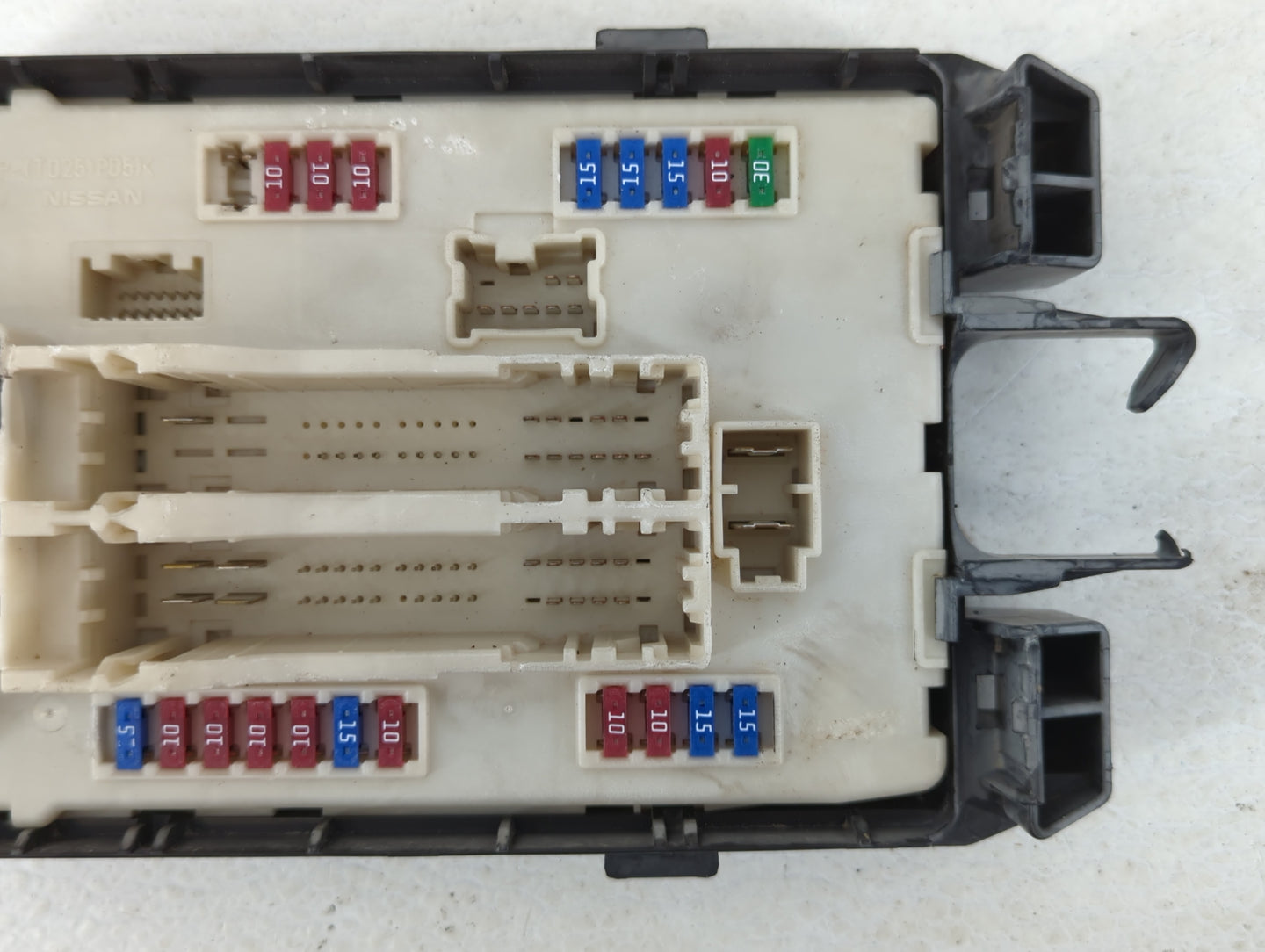 2006 Hyundai Sonata Fusebox Fuse Box Panel Relay Module P/N:7154-9230-30 284B9 JK000 Fits OEM Used Auto Parts - Oemusedautop