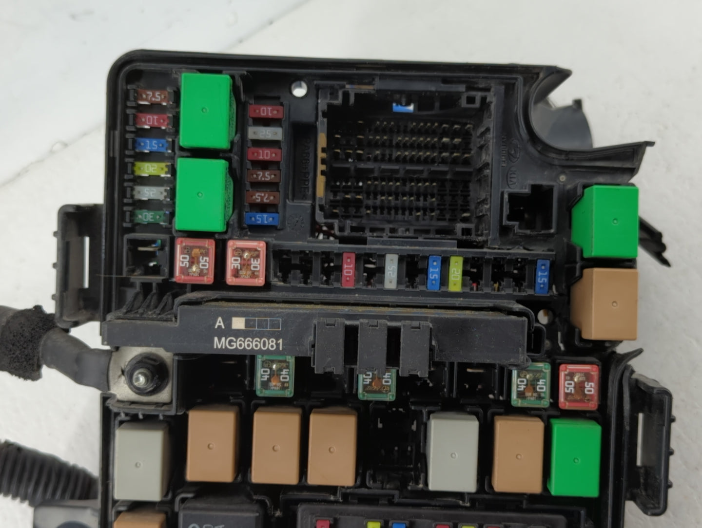 2006-2010 Hyundai Sonata Fusebox Fuse Box Panel Relay Module P/N:91951-2W000 Fits Fits 2006 2007 2008 2009 2010 OEM Used Aut