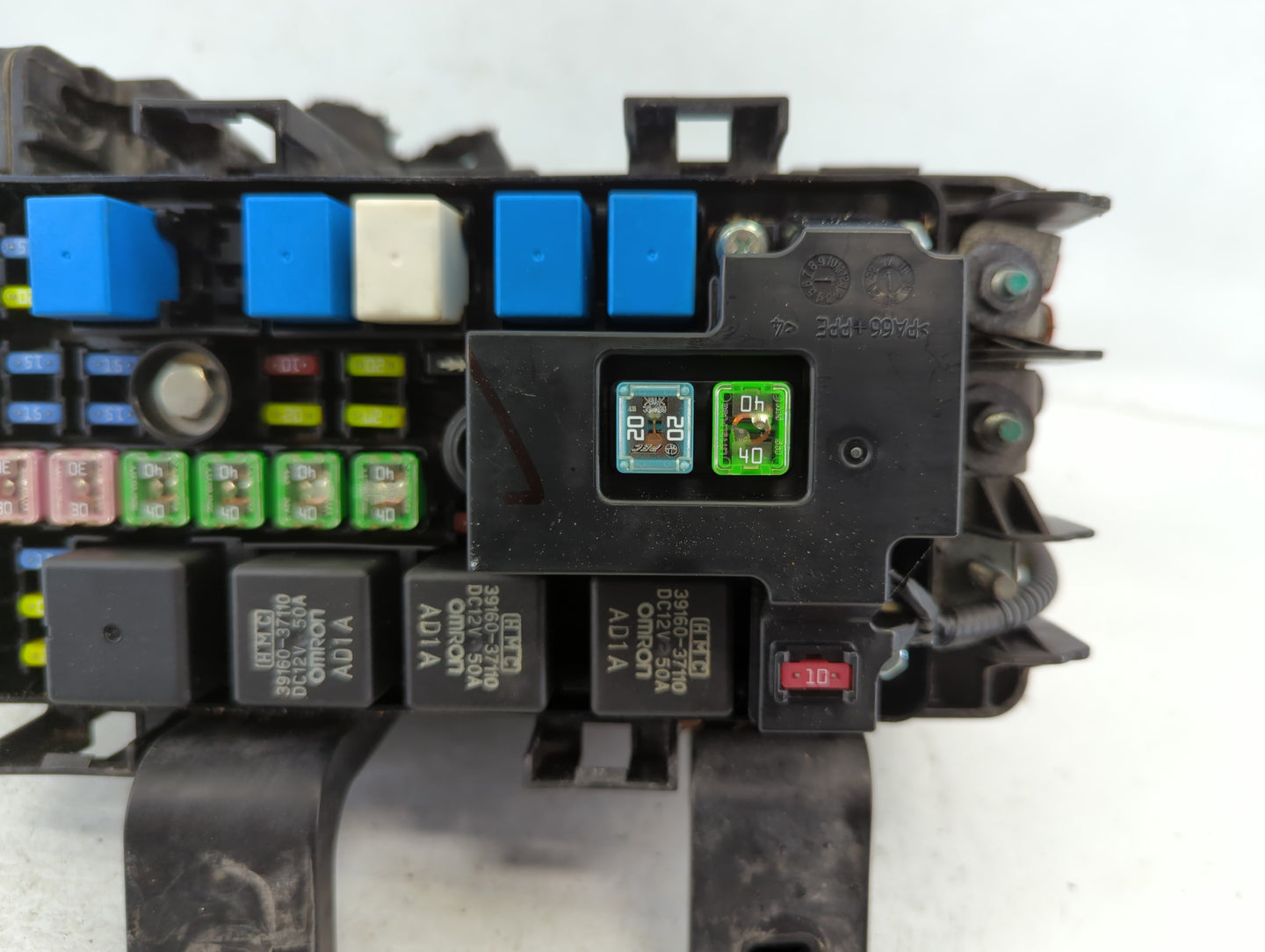 2006-2010 Hyundai Sonata Fusebox Fuse Box Panel Relay Module P/N:91950-3K700 Fits Fits 2006 2007 2008 2009 2010 OEM Used Aut